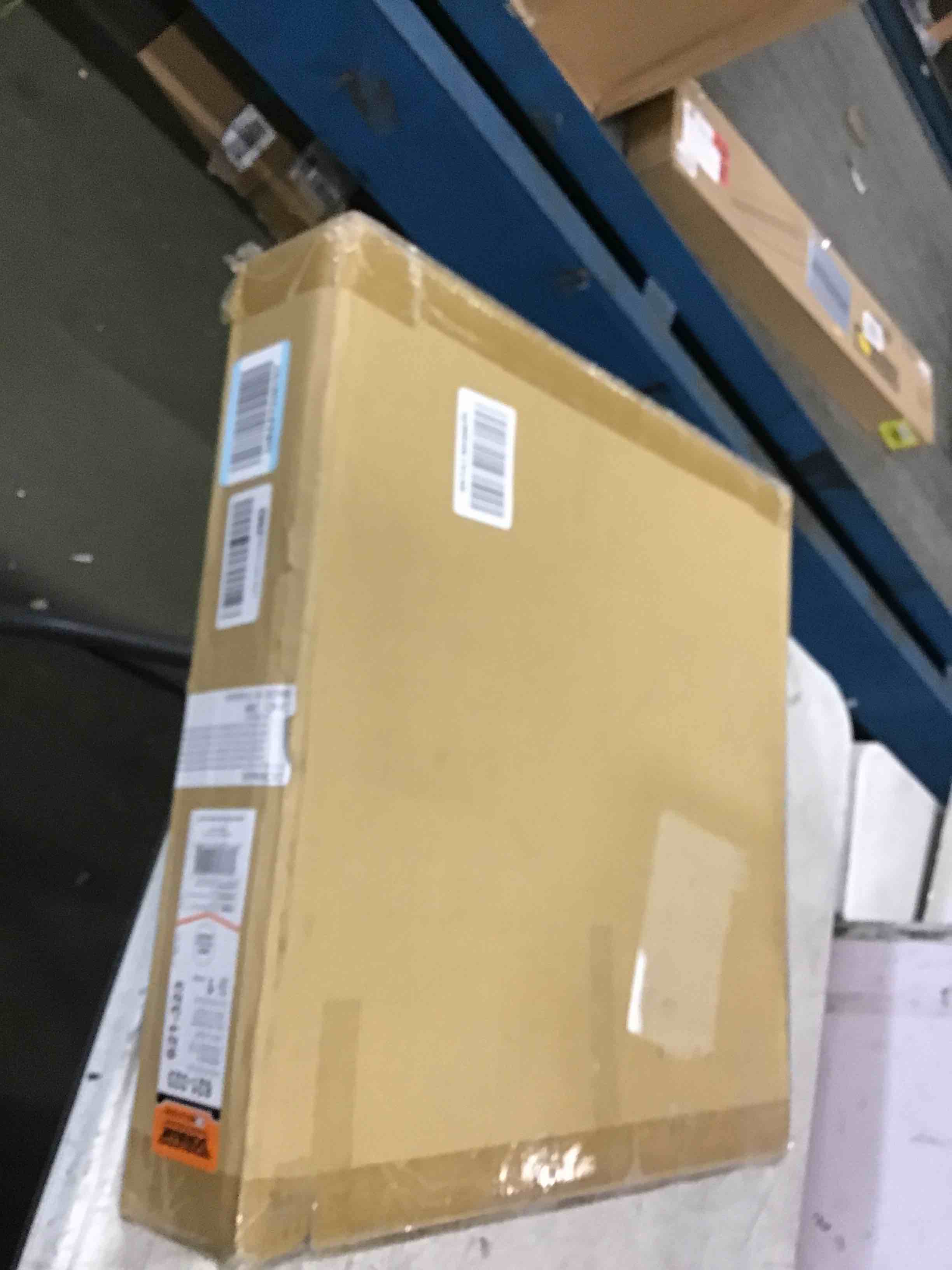 https://s3.amazonaws.com/lotting-images-prod/bidfta/YEL6569487_1716293133380.jpeg