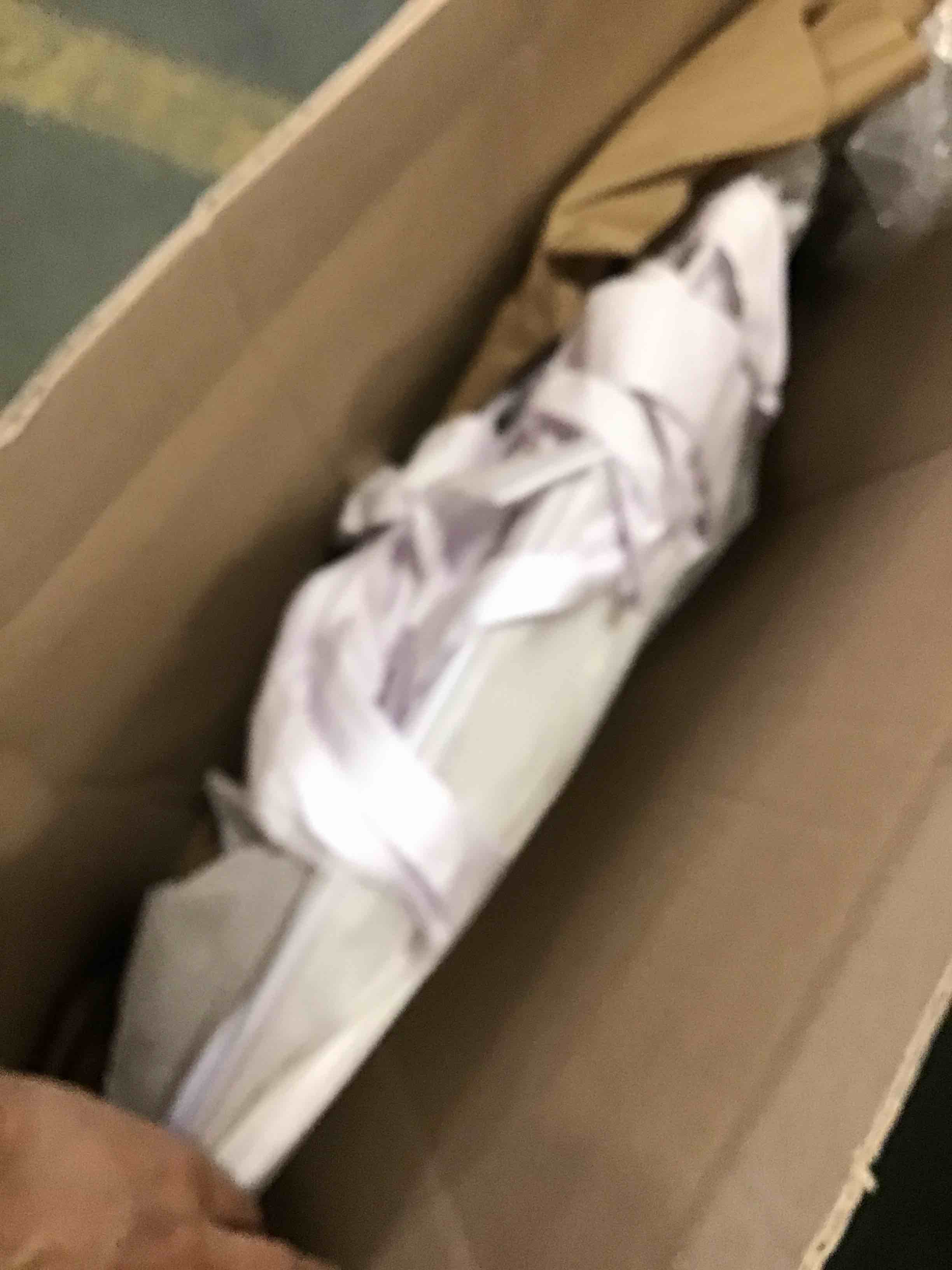 https://s3.amazonaws.com/lotting-images-prod/bidfta/YEL6569600_1716301875407.jpeg