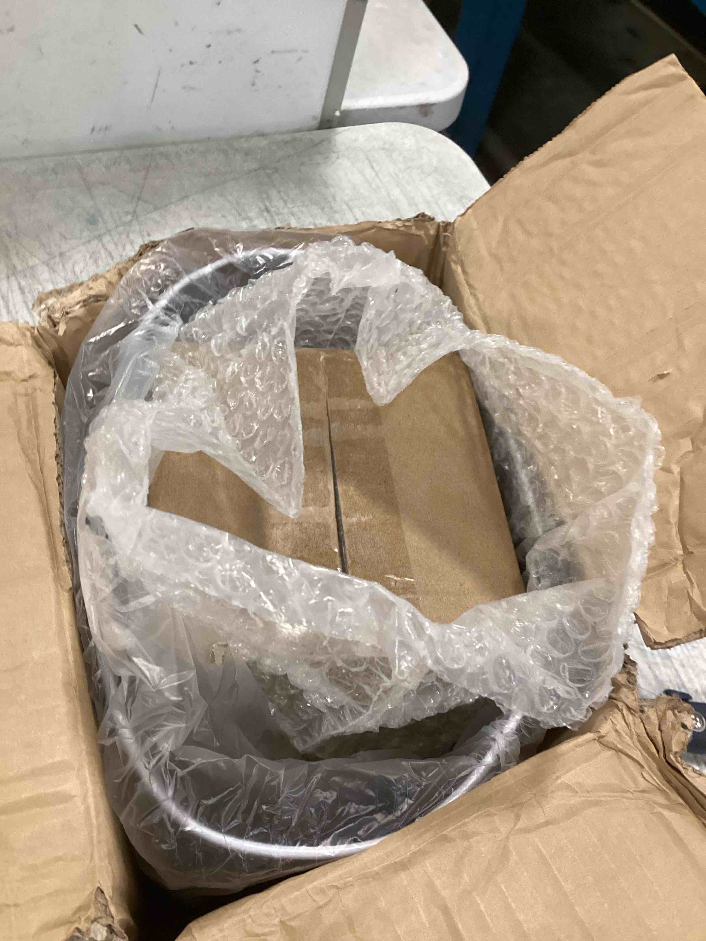 https://s3.amazonaws.com/lotting-images-prod/bidfta/YEL6570433_1716550127934.jpeg