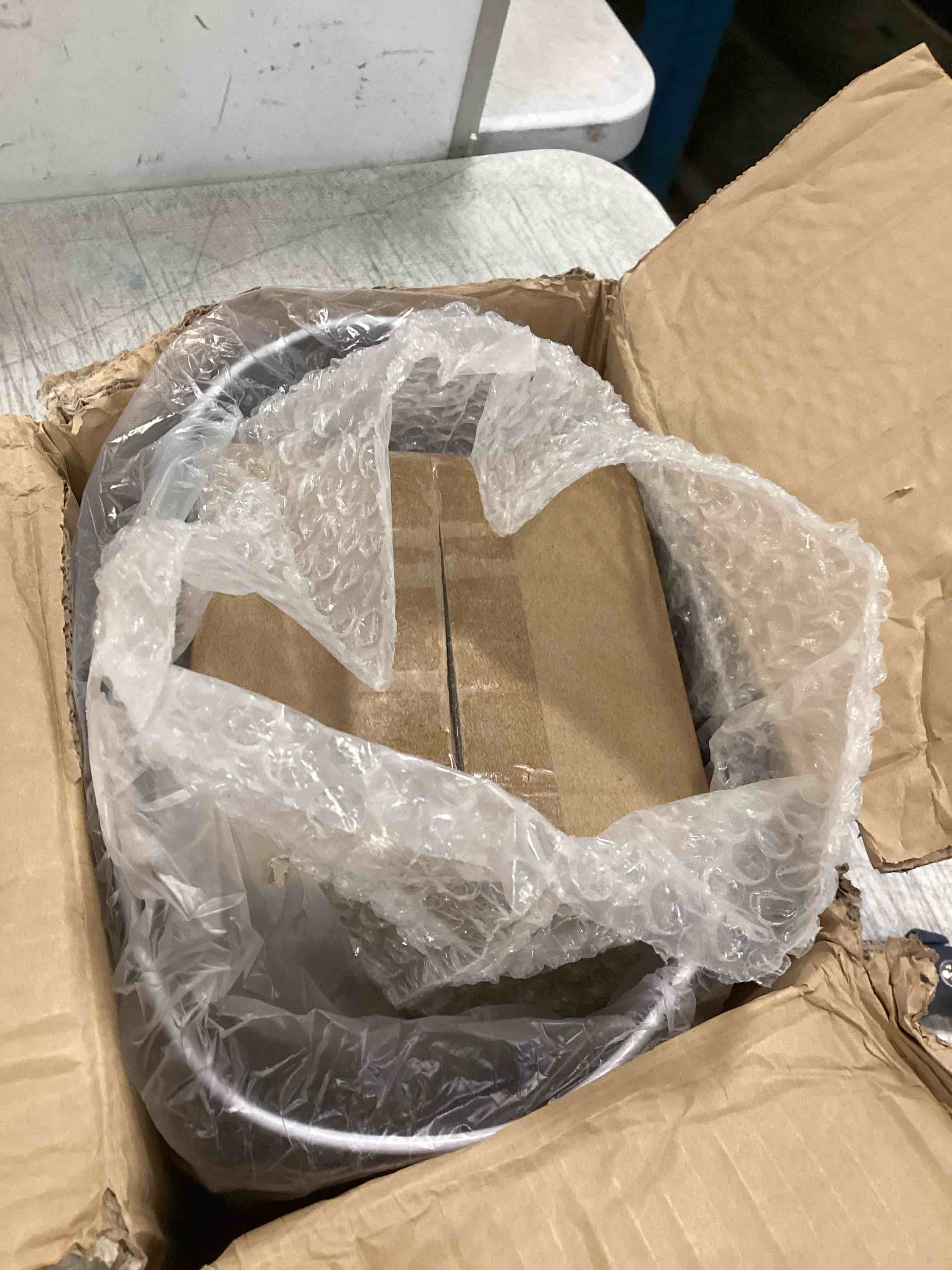 https://s3.amazonaws.com/lotting-images-prod/bidfta/YEL6570433_1716550128779.jpeg