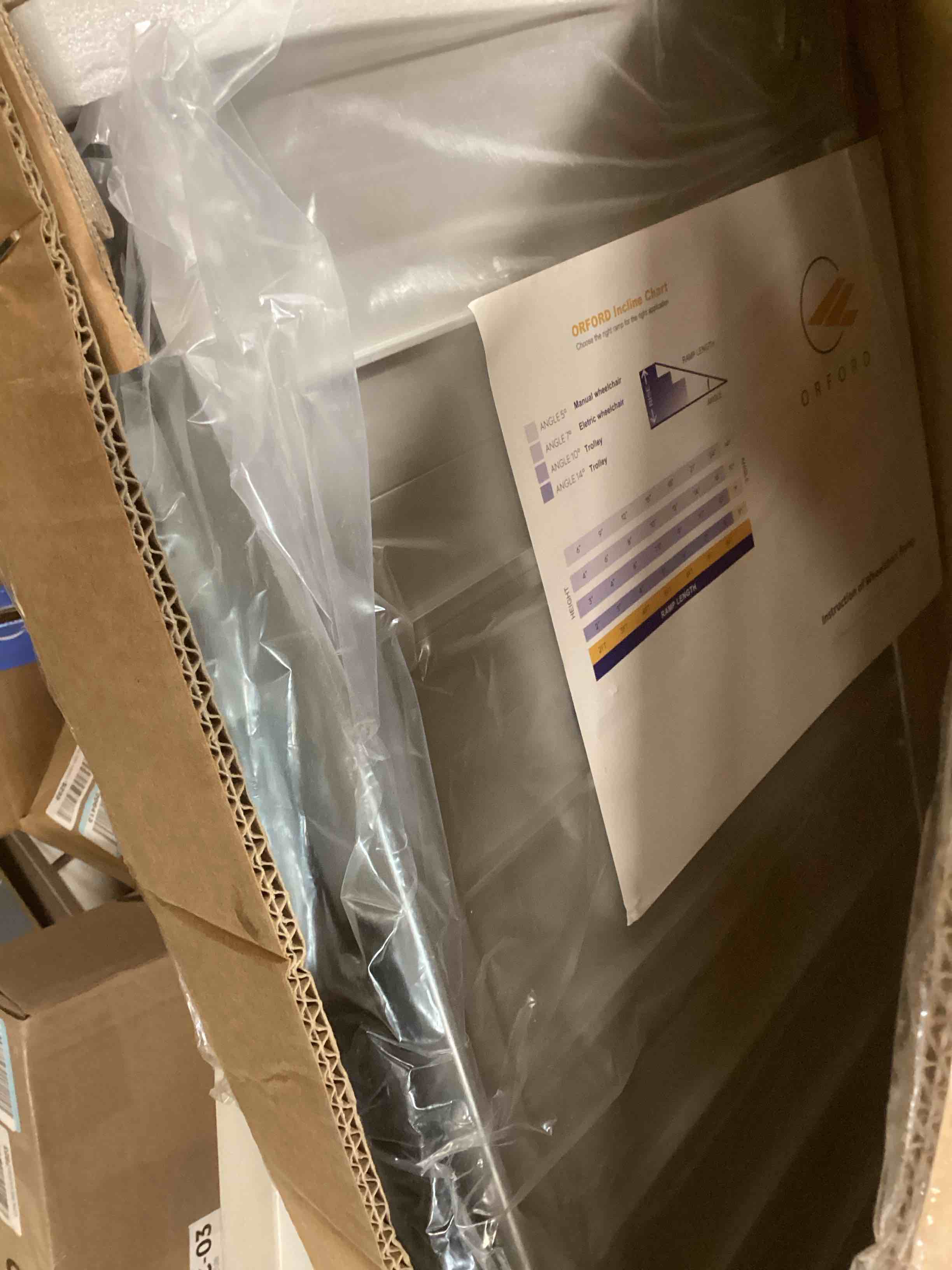 https://s3.amazonaws.com/lotting-images-prod/bidfta/YEL6571184_1716042840342.jpeg
