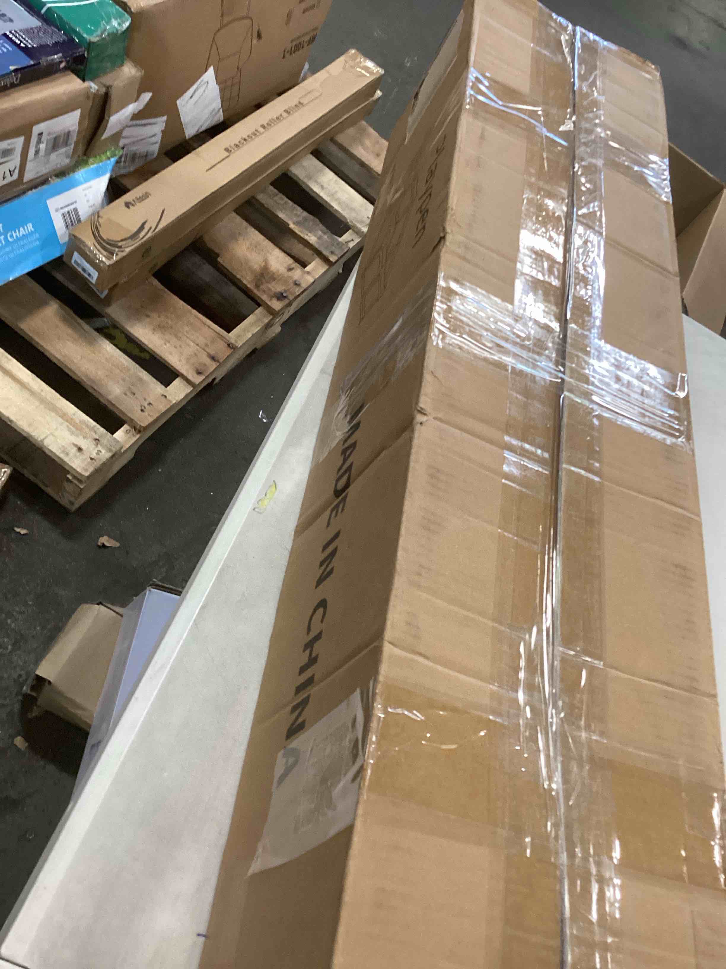 https://s3.amazonaws.com/lotting-images-prod/bidfta/YEL6571332_1716121978172.jpeg