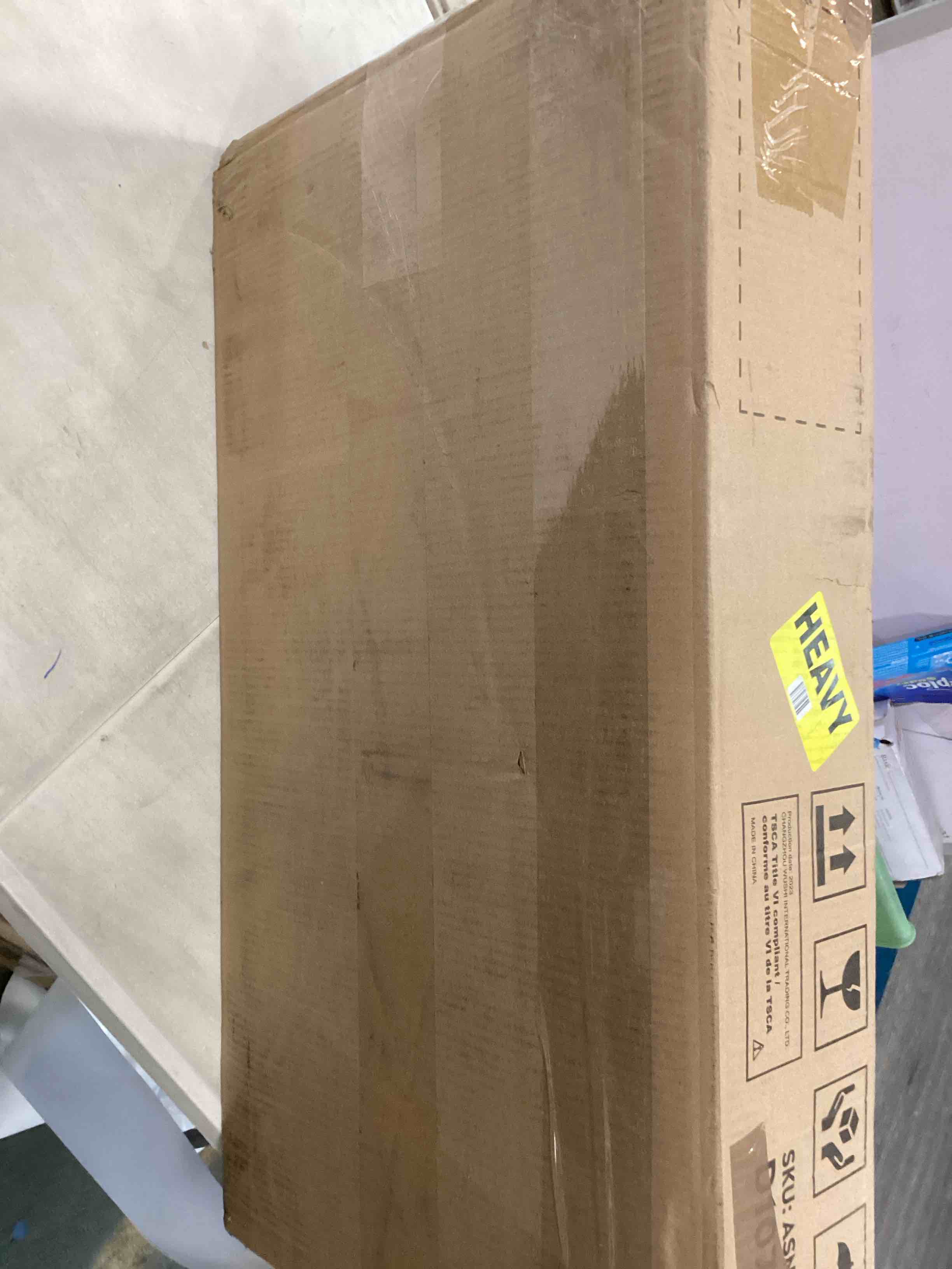 https://s3.amazonaws.com/lotting-images-prod/bidfta/YEL6571344_1716123465363.jpeg