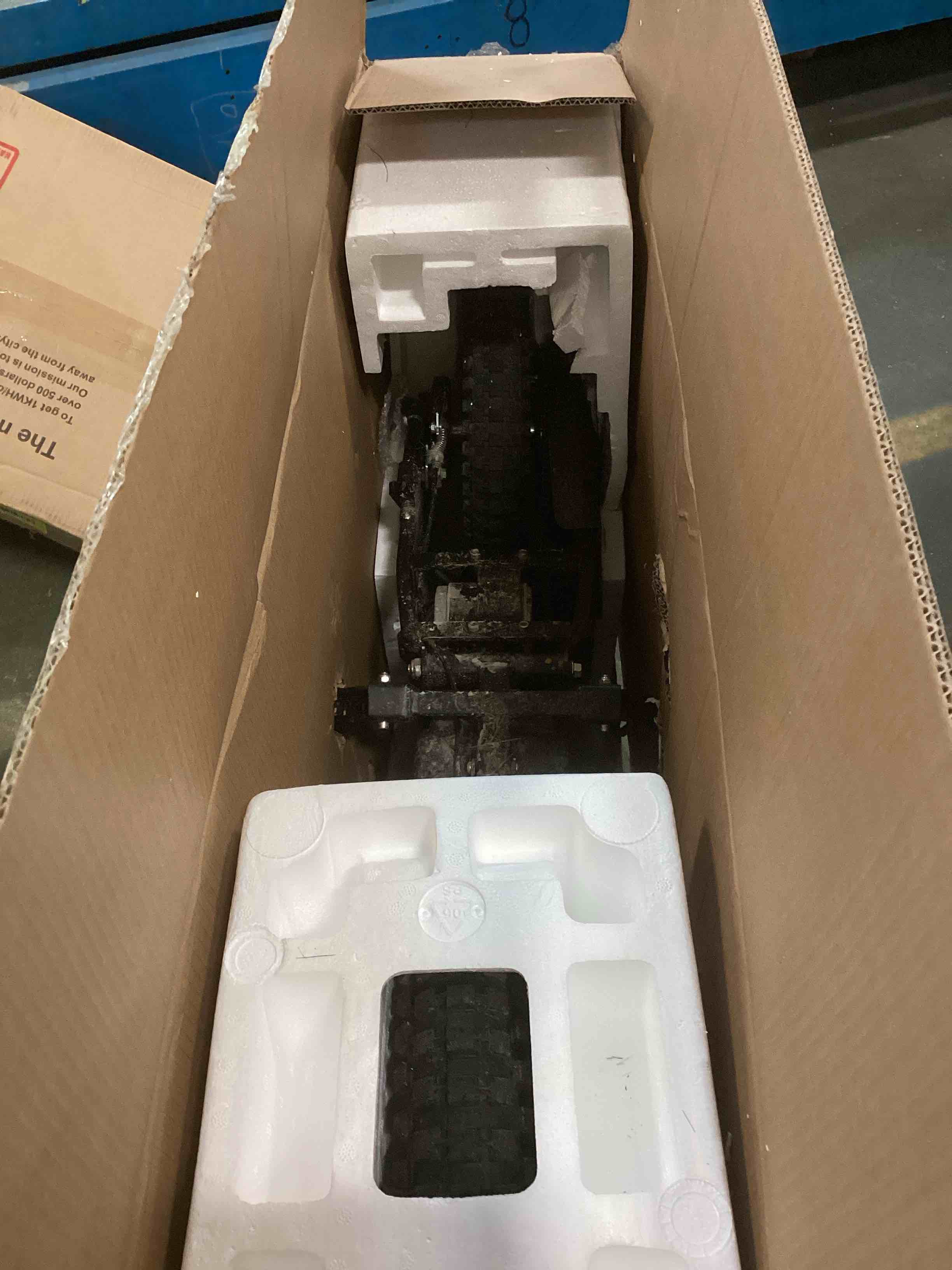 https://s3.amazonaws.com/lotting-images-prod/bidfta/YEL6571370_1716128264258.jpeg