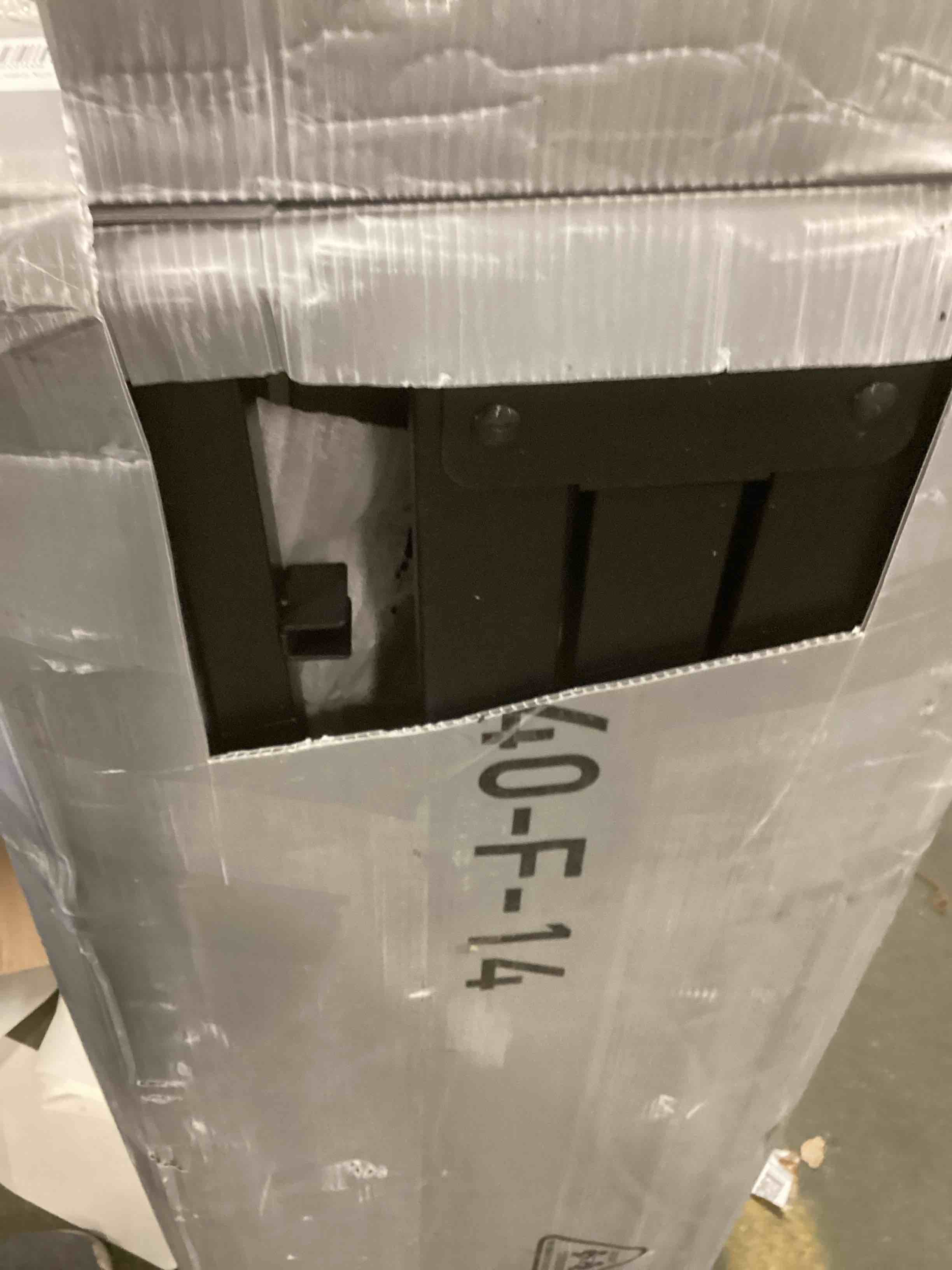 https://s3.amazonaws.com/lotting-images-prod/bidfta/YEL6571408_1716133465527.jpeg