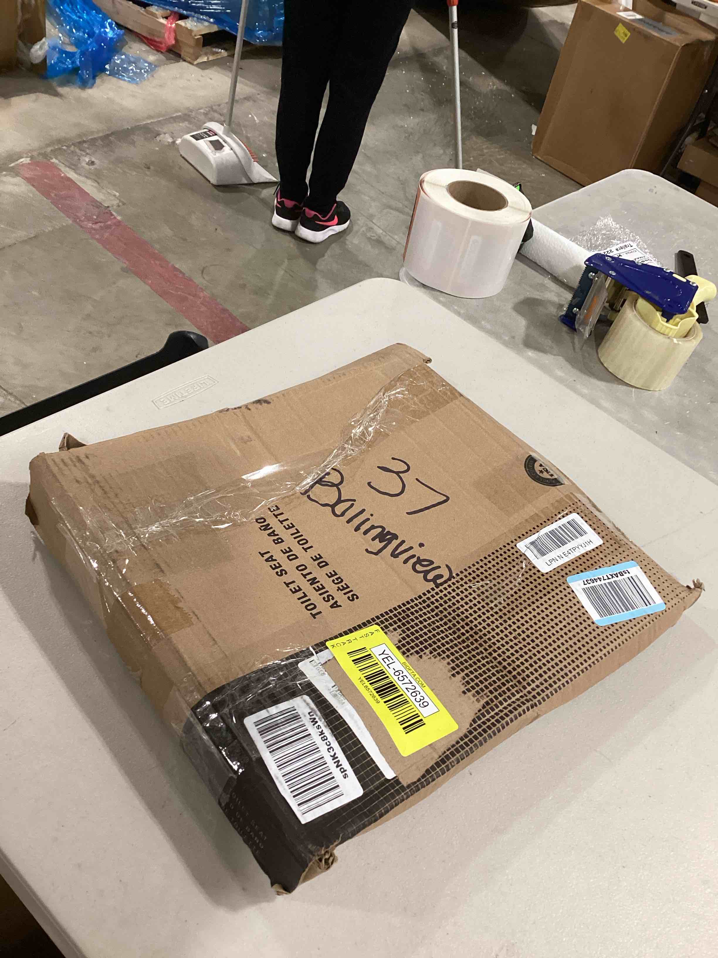 https://s3.amazonaws.com/lotting-images-prod/bidfta/YEL6572639_1721820500513.jpeg