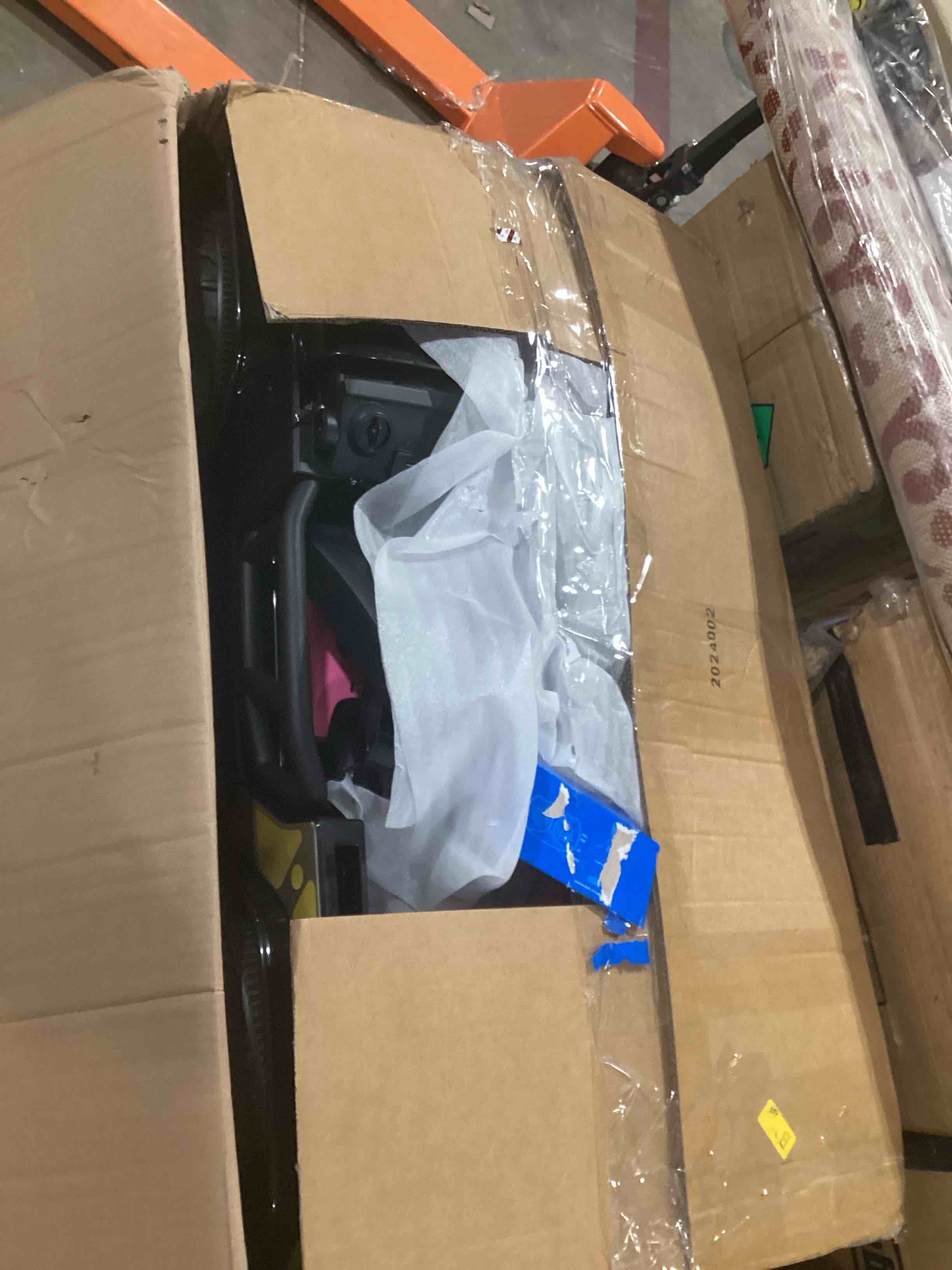 https://s3.amazonaws.com/lotting-images-prod/bidfta/YEL6572930_1722274163218.jpeg