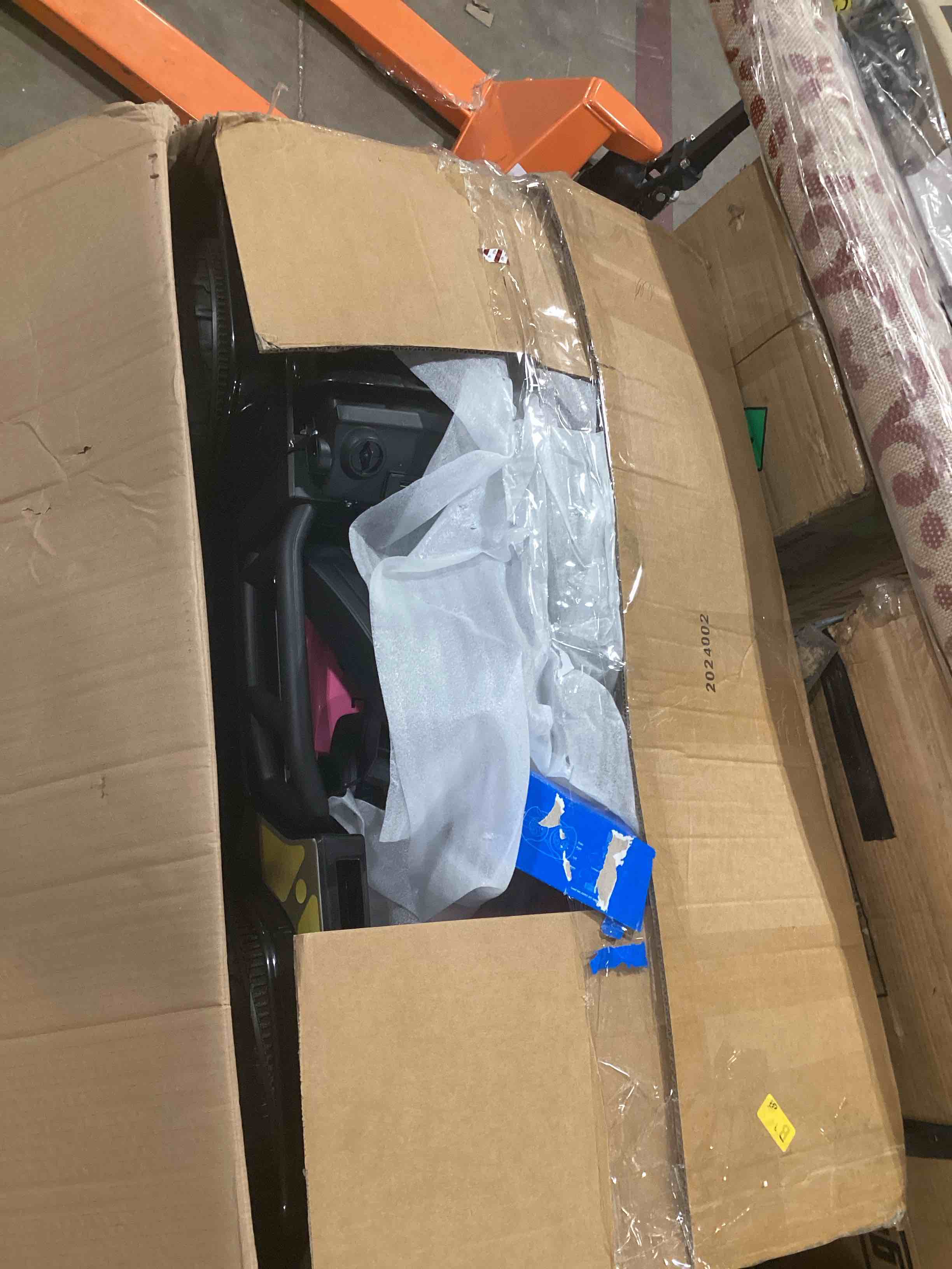https://s3.amazonaws.com/lotting-images-prod/bidfta/YEL6572930_1722274165793.jpeg