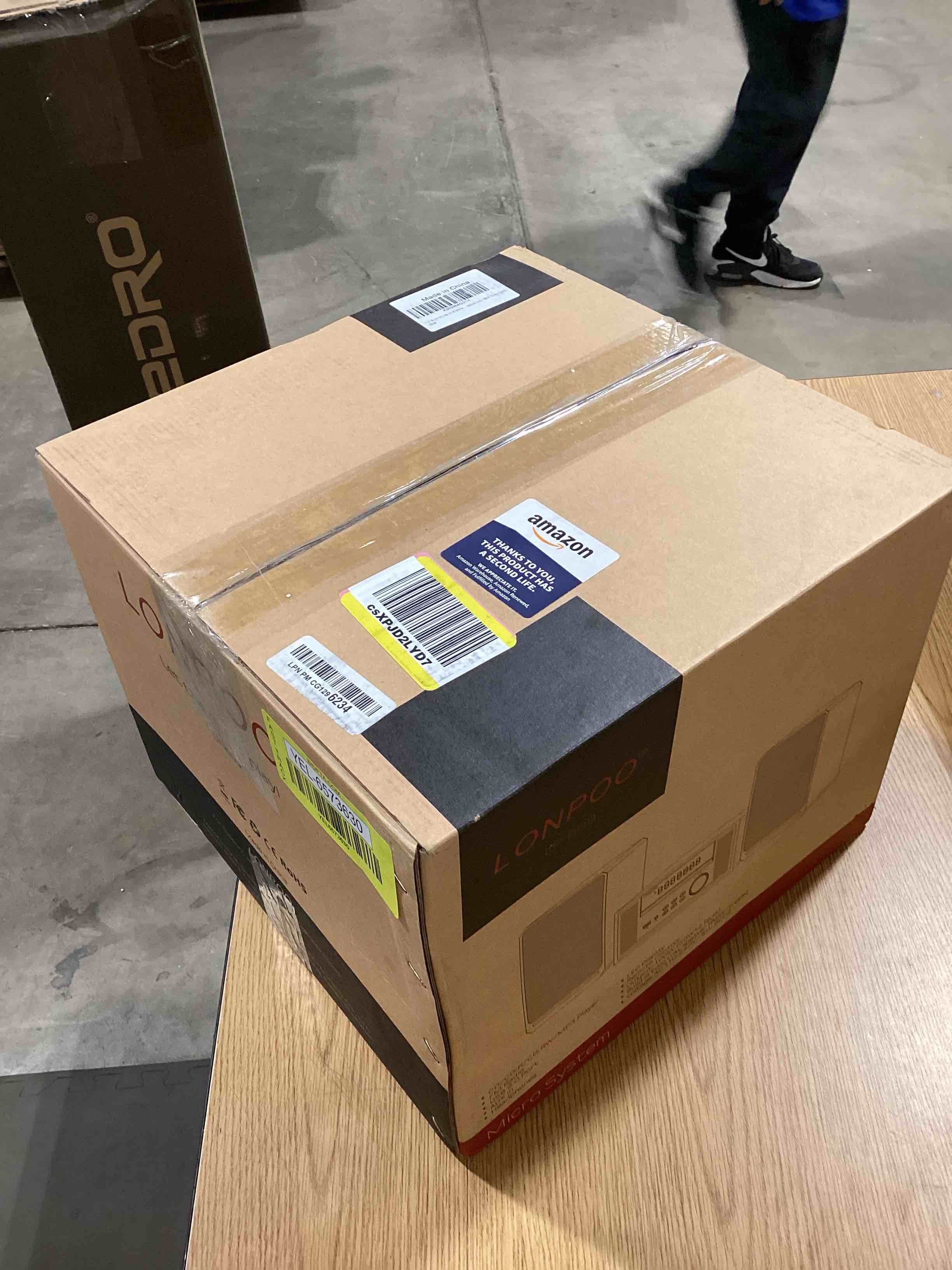 https://s3.amazonaws.com/lotting-images-prod/bidfta/YEL6573630_1718278714186.jpeg