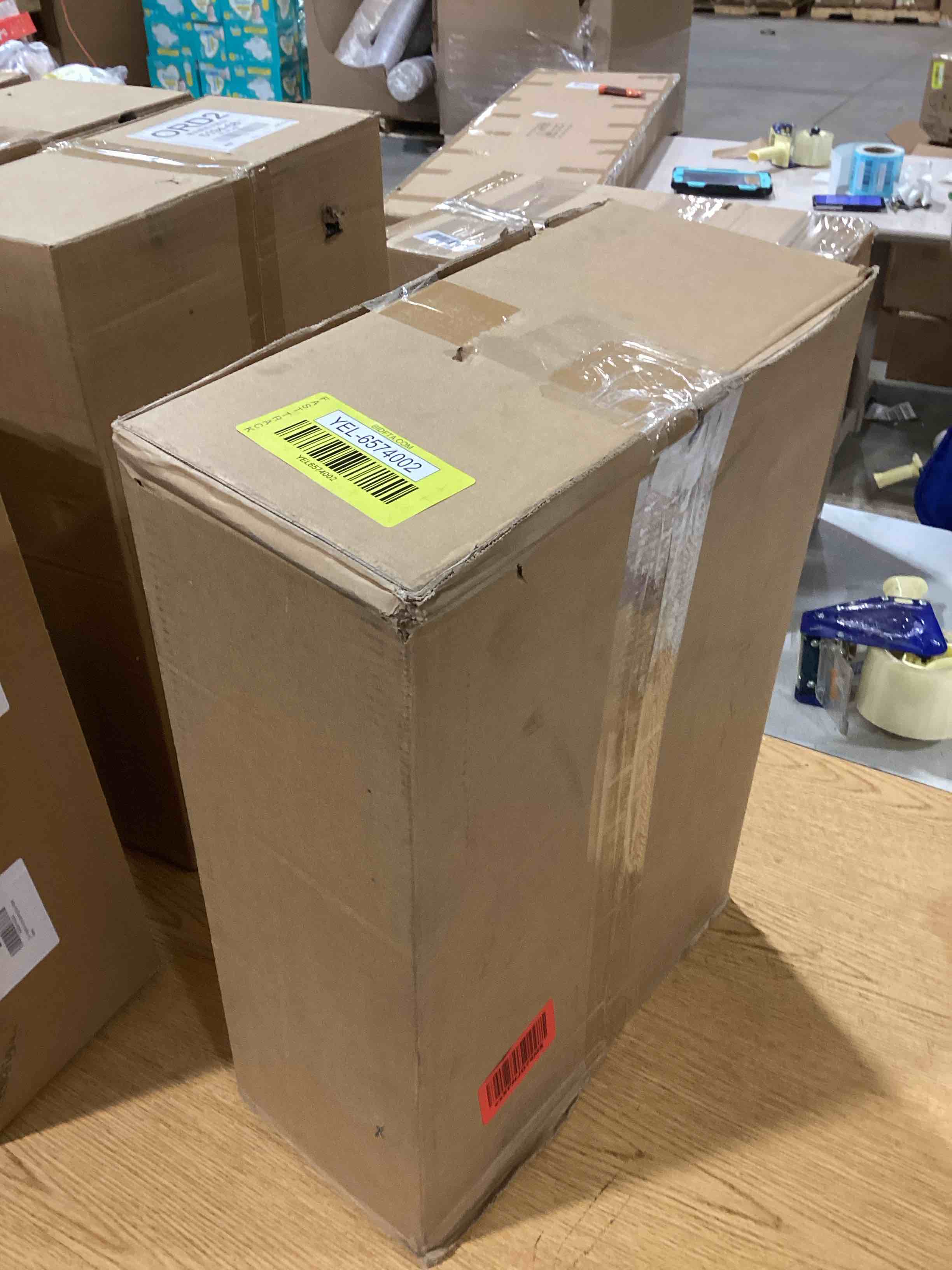 https://s3.amazonaws.com/lotting-images-prod/bidfta/YEL6574002_1718628686083.jpeg