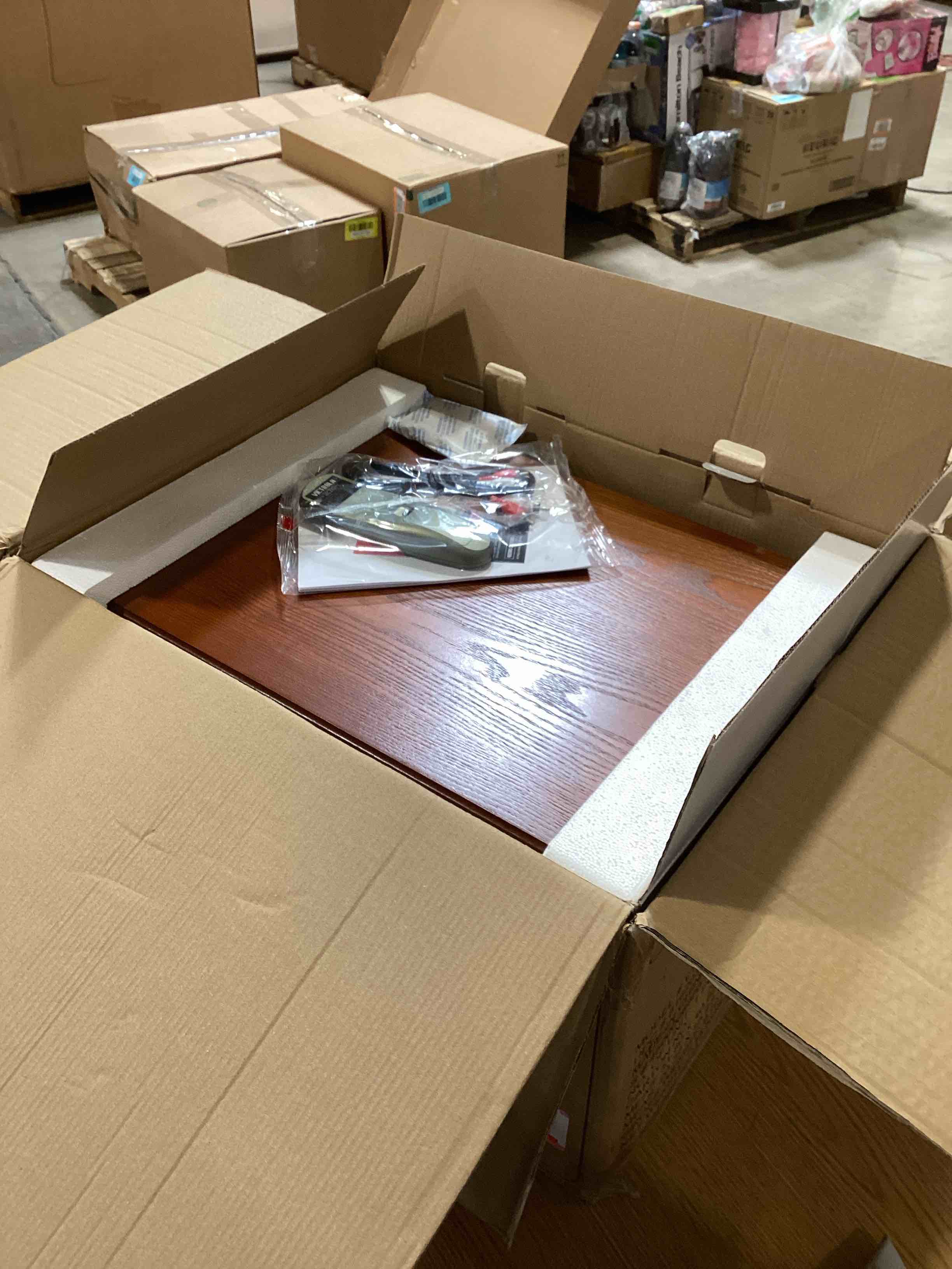 https://s3.amazonaws.com/lotting-images-prod/bidfta/YEL6574045_1718642629552.jpeg