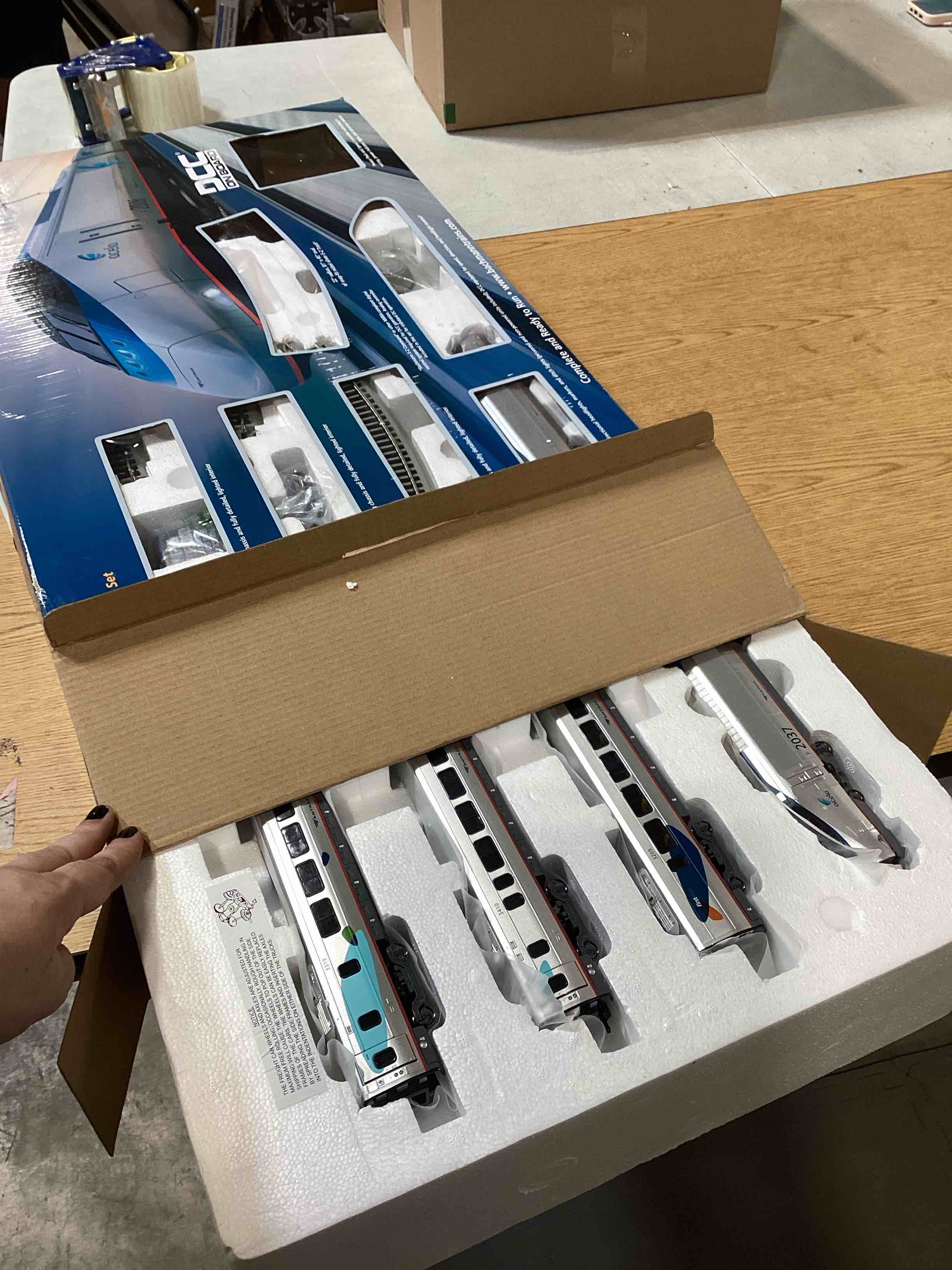 https://s3.amazonaws.com/lotting-images-prod/bidfta/YEL6574053_1718645939552.jpeg