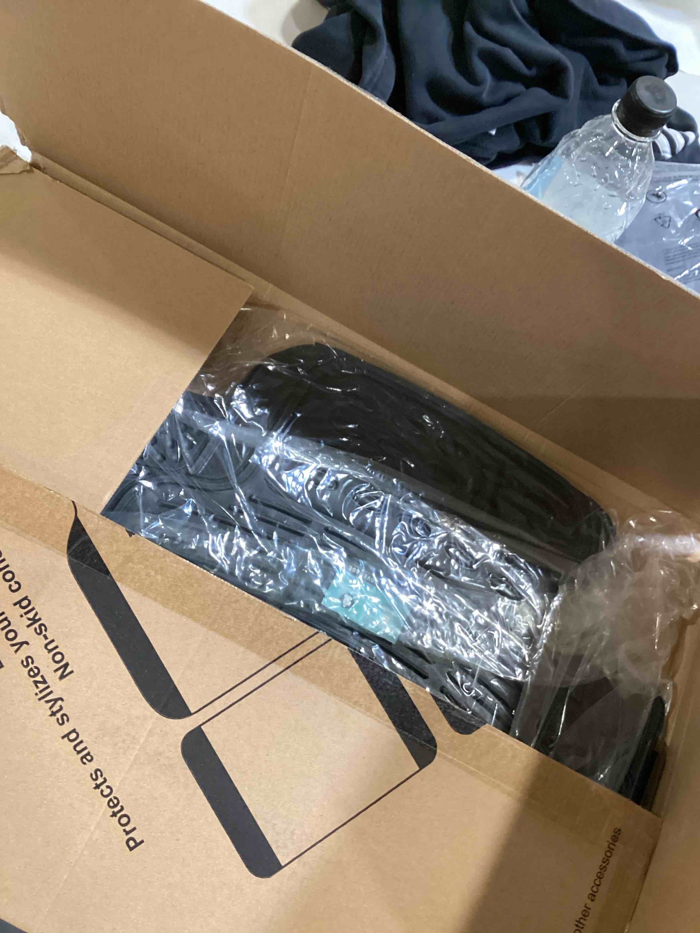 https://s3.amazonaws.com/lotting-images-prod/bidfta/YEL6574668_1719945609340.jpeg