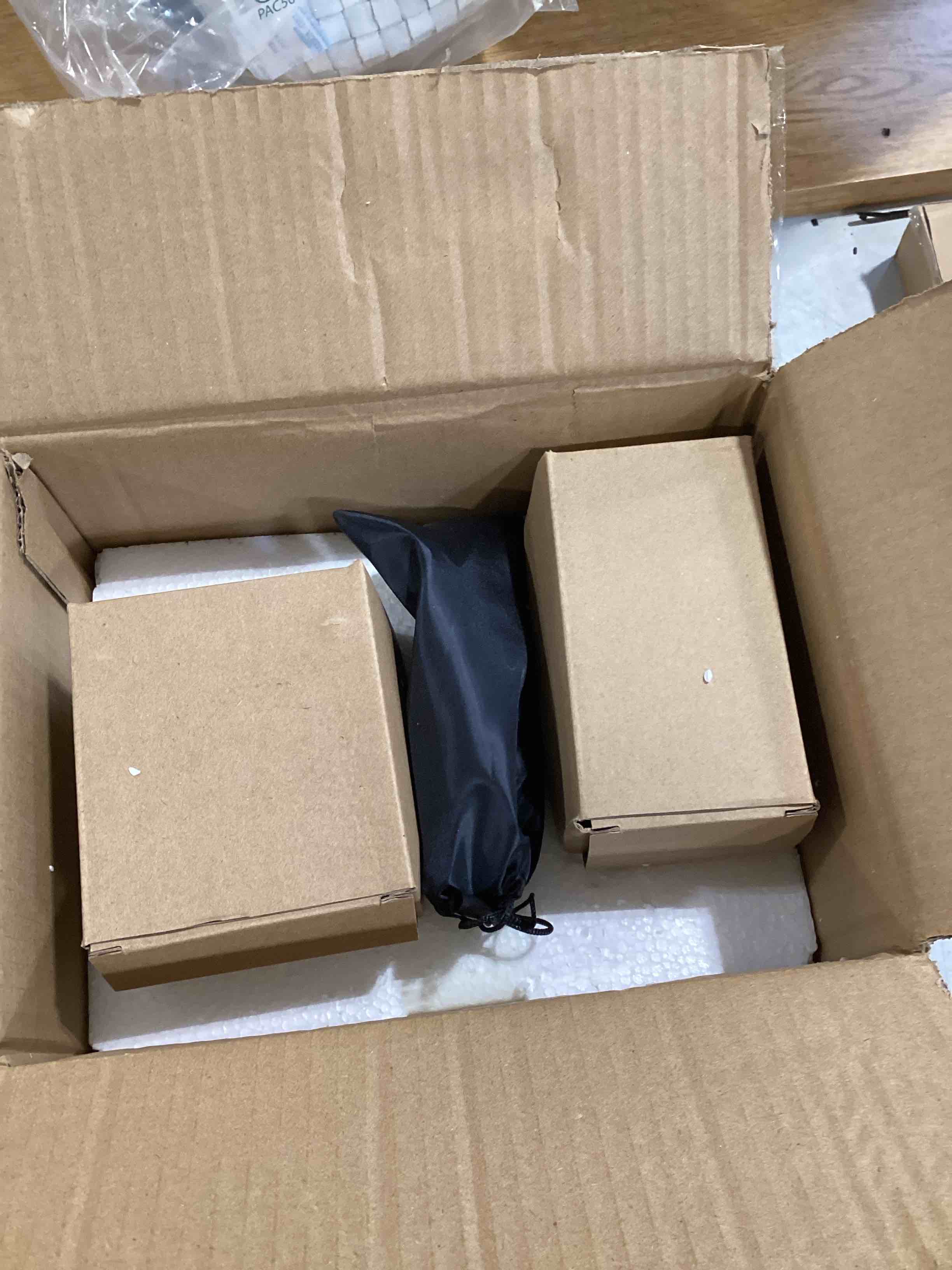 https://s3.amazonaws.com/lotting-images-prod/bidfta/YEL6575639_1720801964231.jpeg