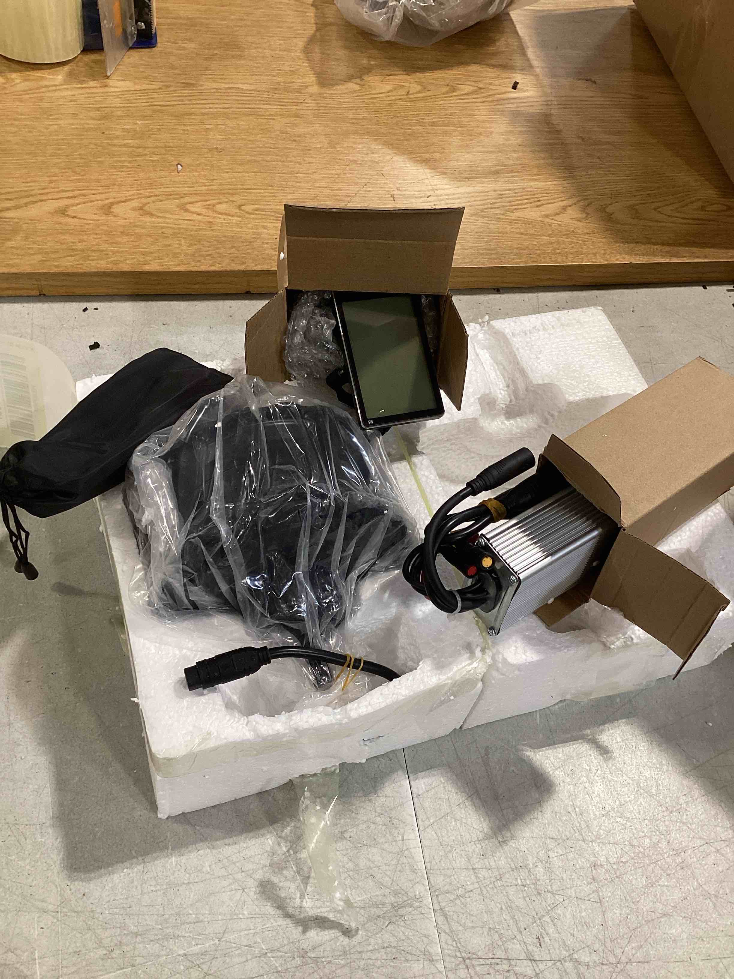 https://s3.amazonaws.com/lotting-images-prod/bidfta/YEL6575639_1720802048954.jpeg