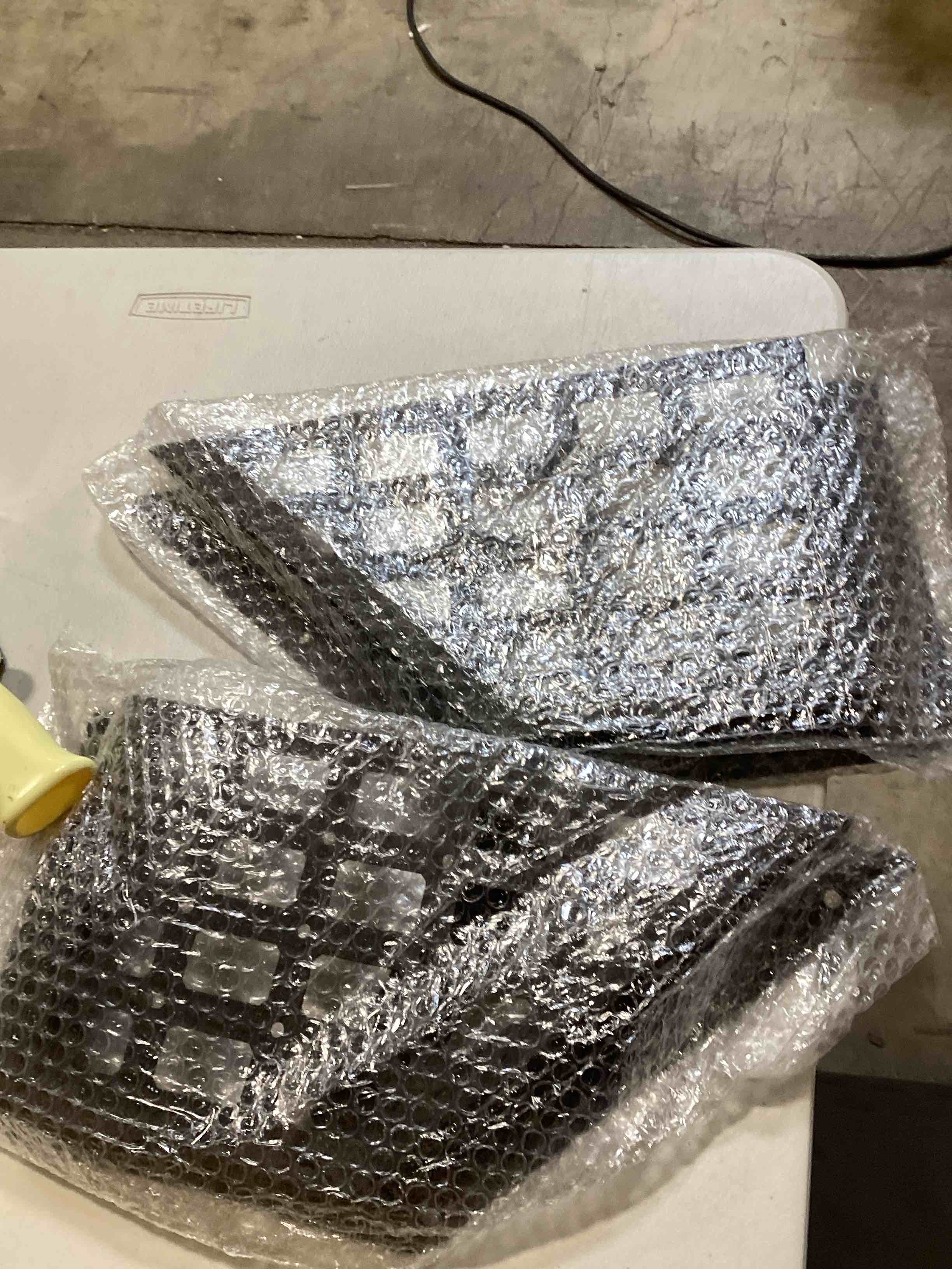 https://s3.amazonaws.com/lotting-images-prod/bidfta/YEL6576720_1720449759884.jpeg
