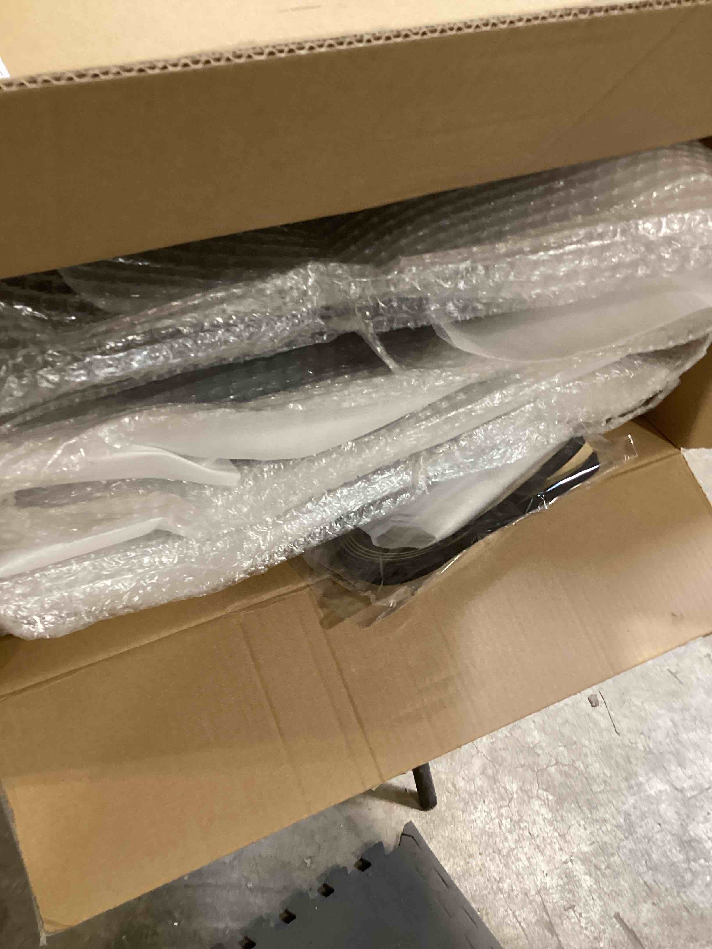 https://s3.amazonaws.com/lotting-images-prod/bidfta/YEL6576957_1720628779476.jpeg