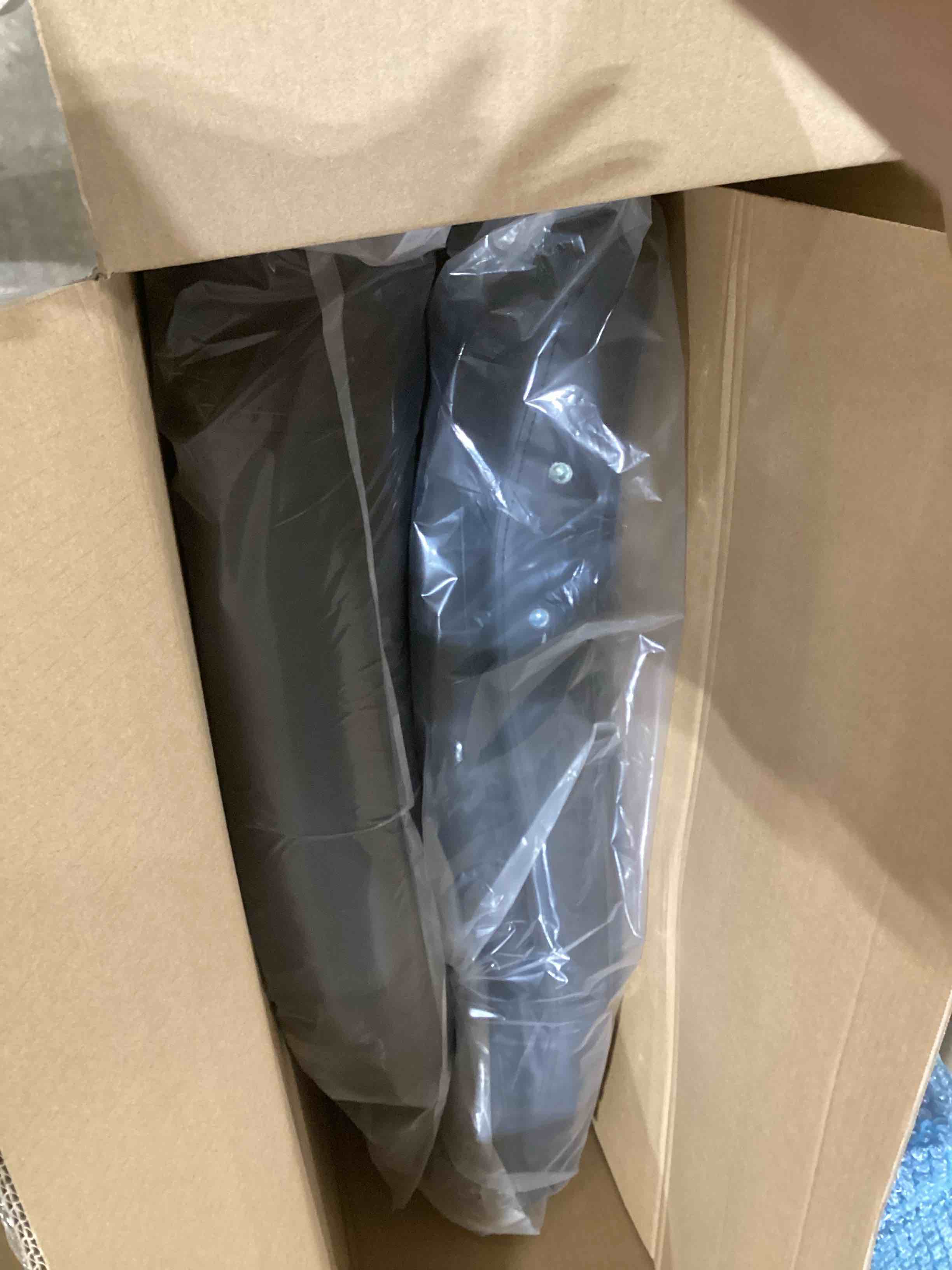 https://s3.amazonaws.com/lotting-images-prod/bidfta/YEL6578187_1719314260083.jpeg