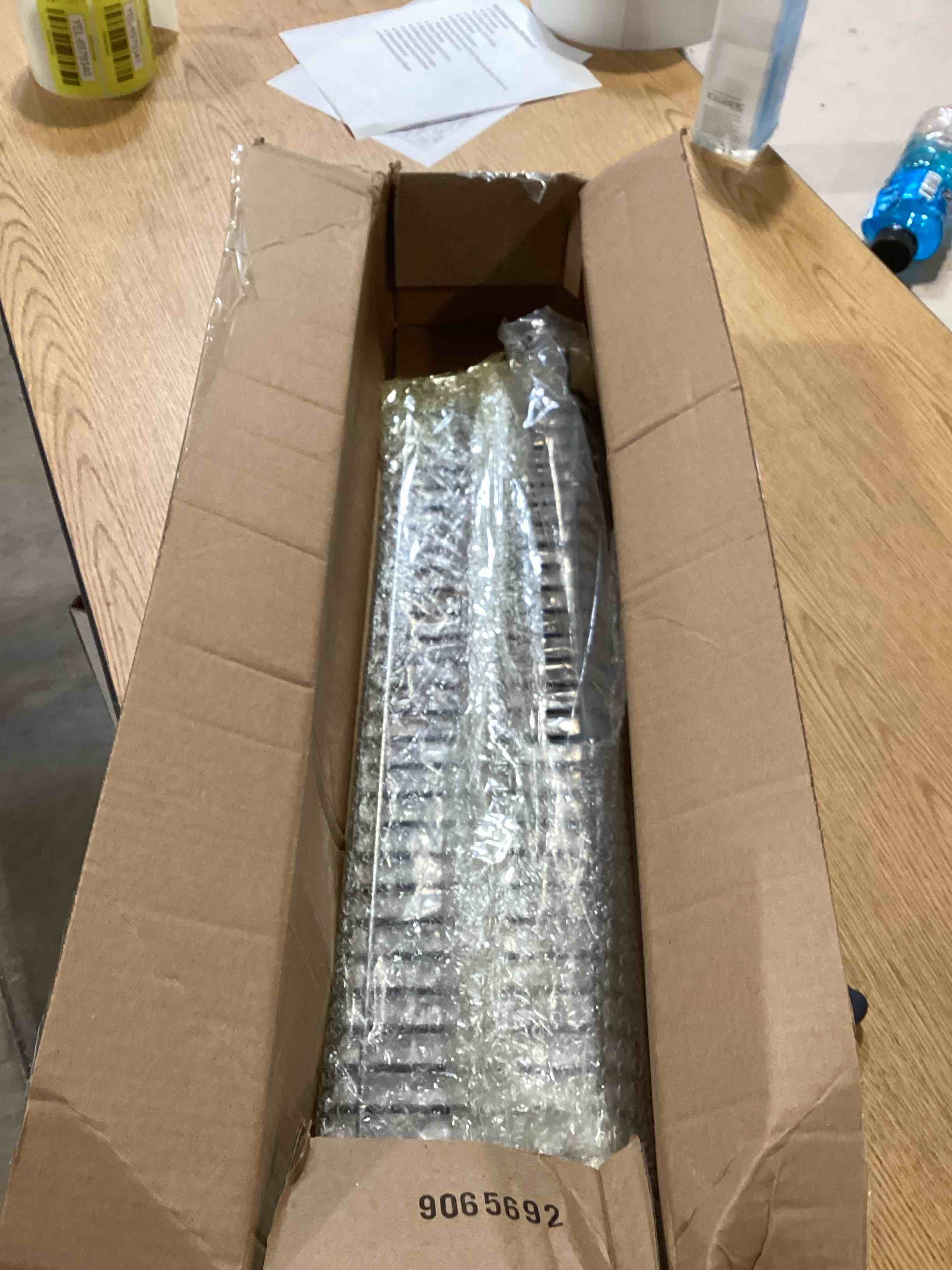 https://s3.amazonaws.com/lotting-images-prod/bidfta/YEL6579340_1721400470365.jpeg