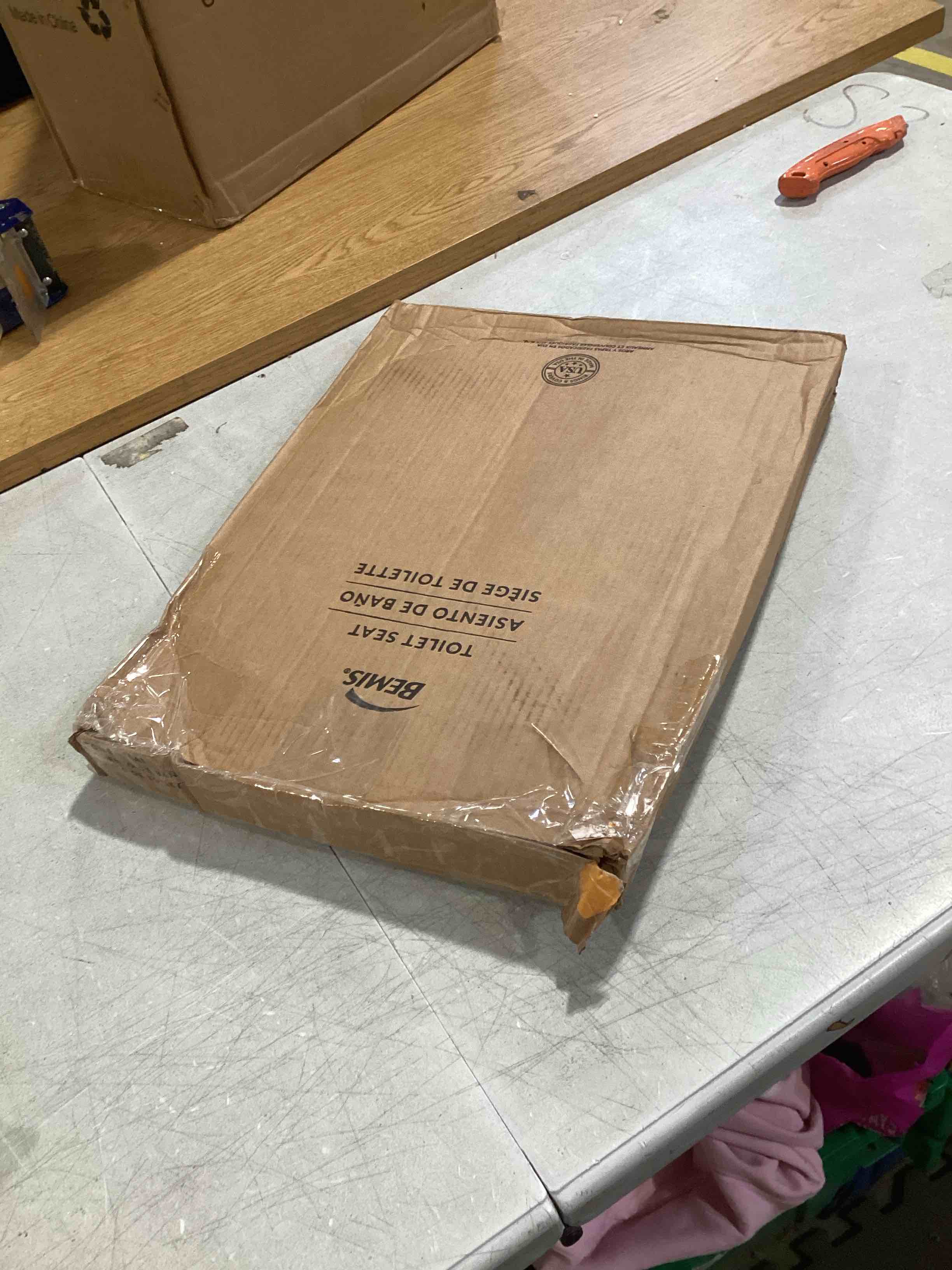 Bemis Round Enameled Wood Toilet Seat in Cotton White with Easy•Clean Hinge