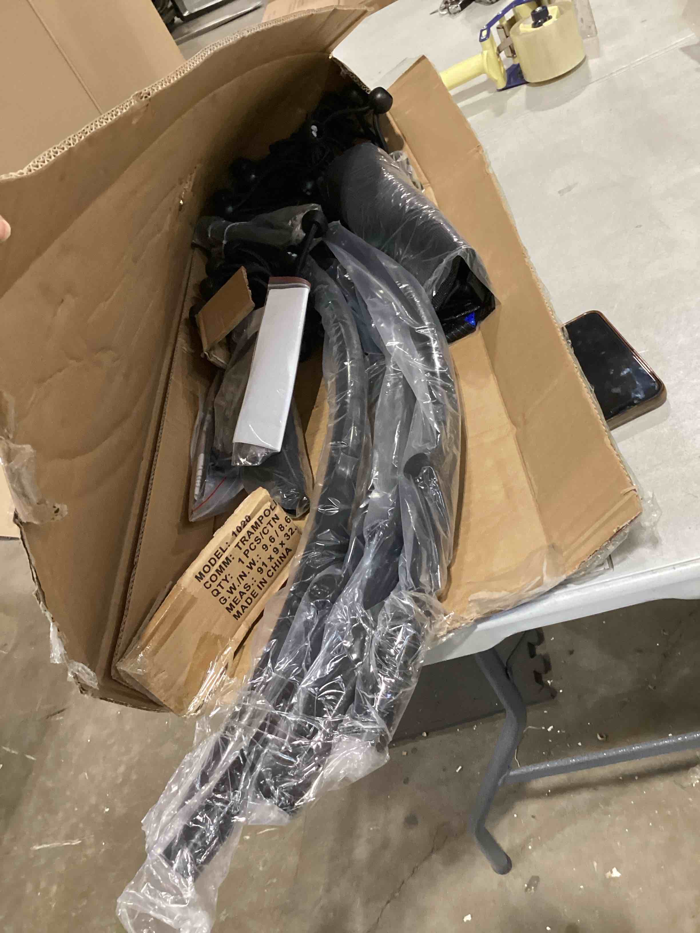 https://s3.amazonaws.com/lotting-images-prod/bidfta/YEL6580061_1723752460885.jpeg