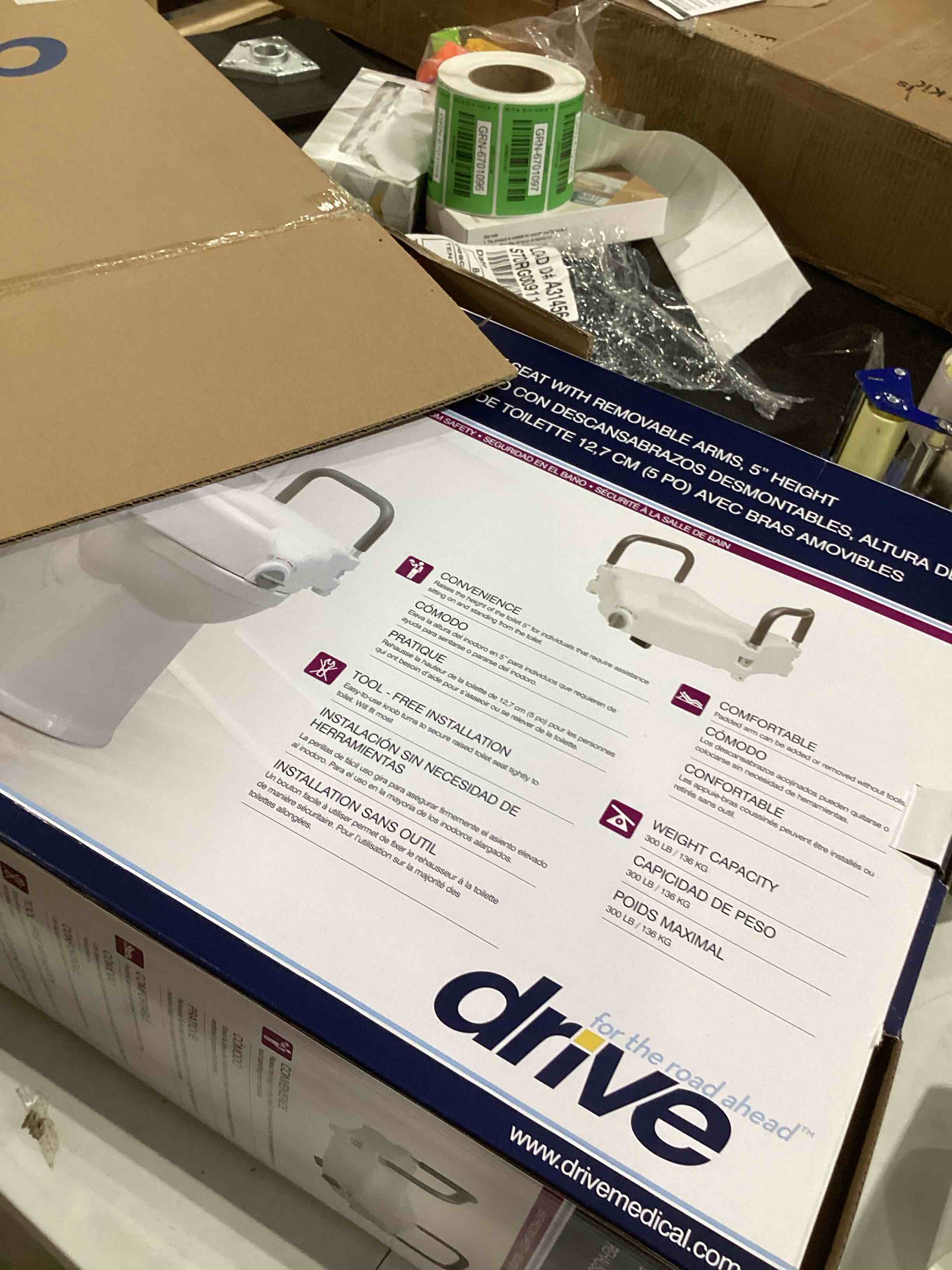 Drive Medical RTL12027RA 2in1 Raised Toilet Seat with Removable