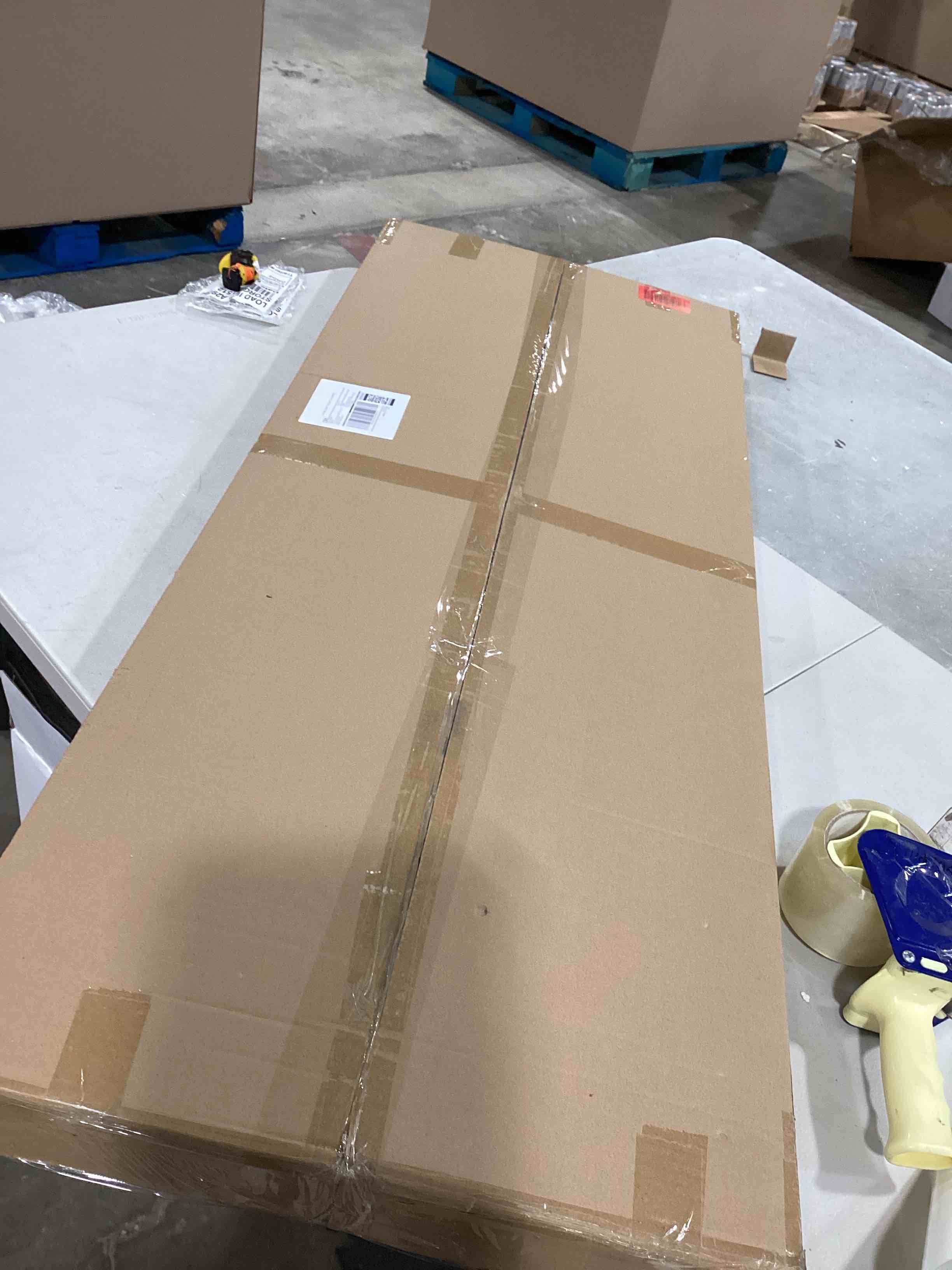 https://s3.amazonaws.com/lotting-images-prod/bidfta/YEL6583004_1720440865540.jpeg