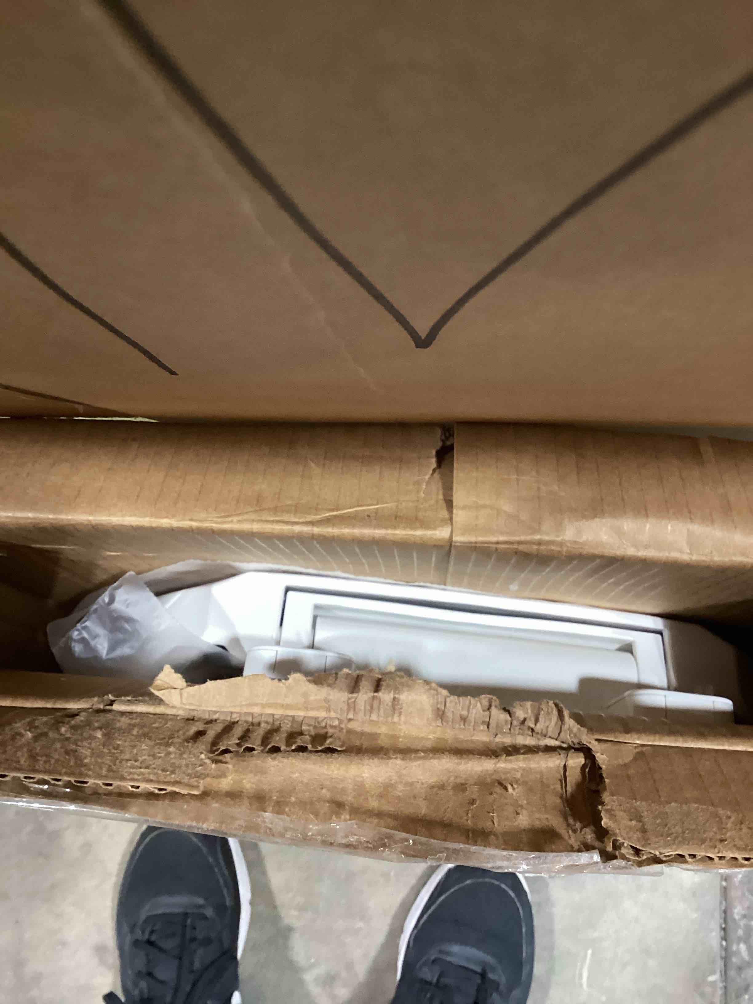 https://s3.amazonaws.com/lotting-images-prod/bidfta/YEL6583833_1721309410839.jpeg
