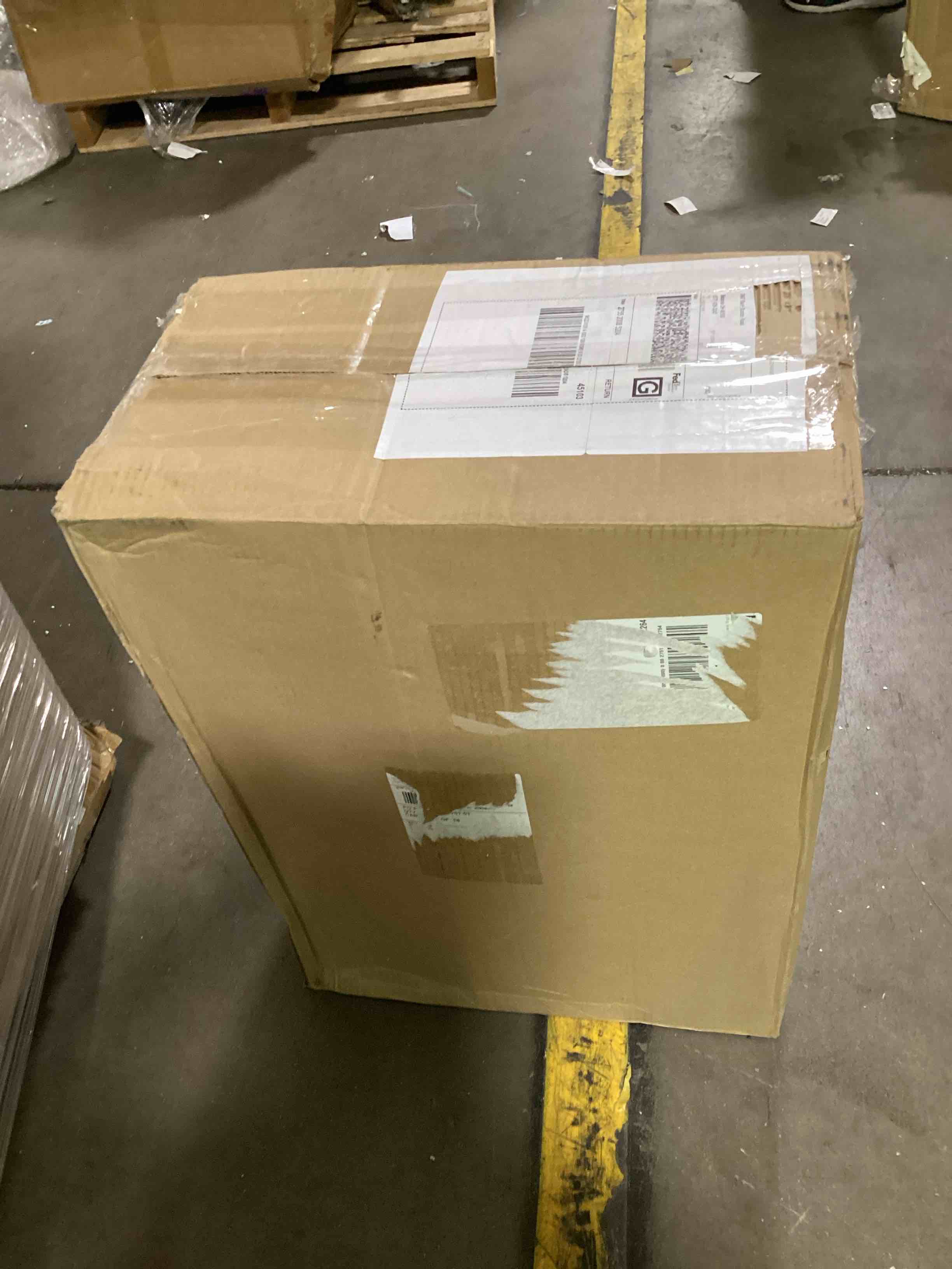 https://s3.amazonaws.com/lotting-images-prod/bidfta/YEL6584976_1718977324046.jpeg