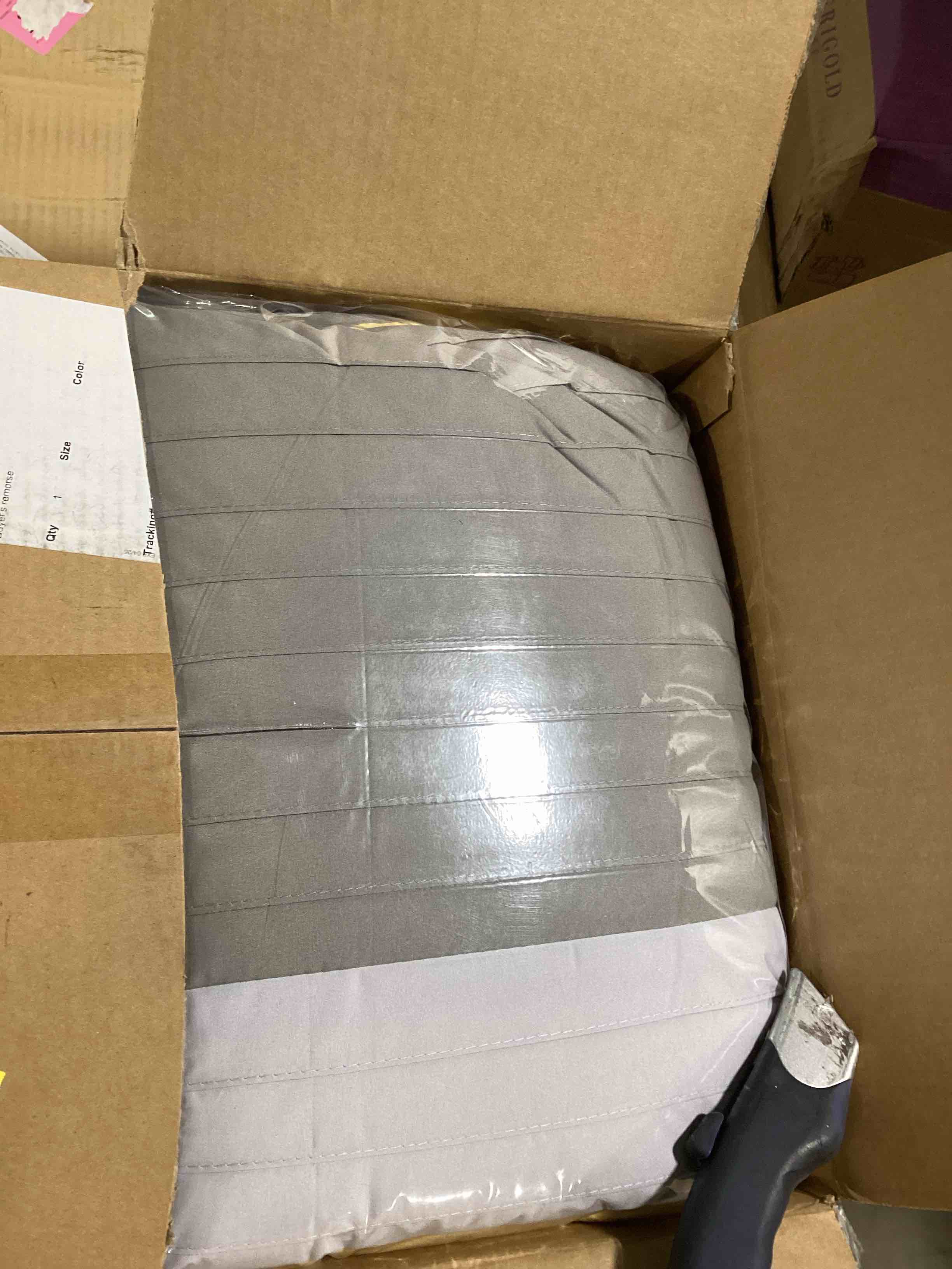 https://s3.amazonaws.com/lotting-images-prod/bidfta/YEL6588113_1718386938642.jpeg