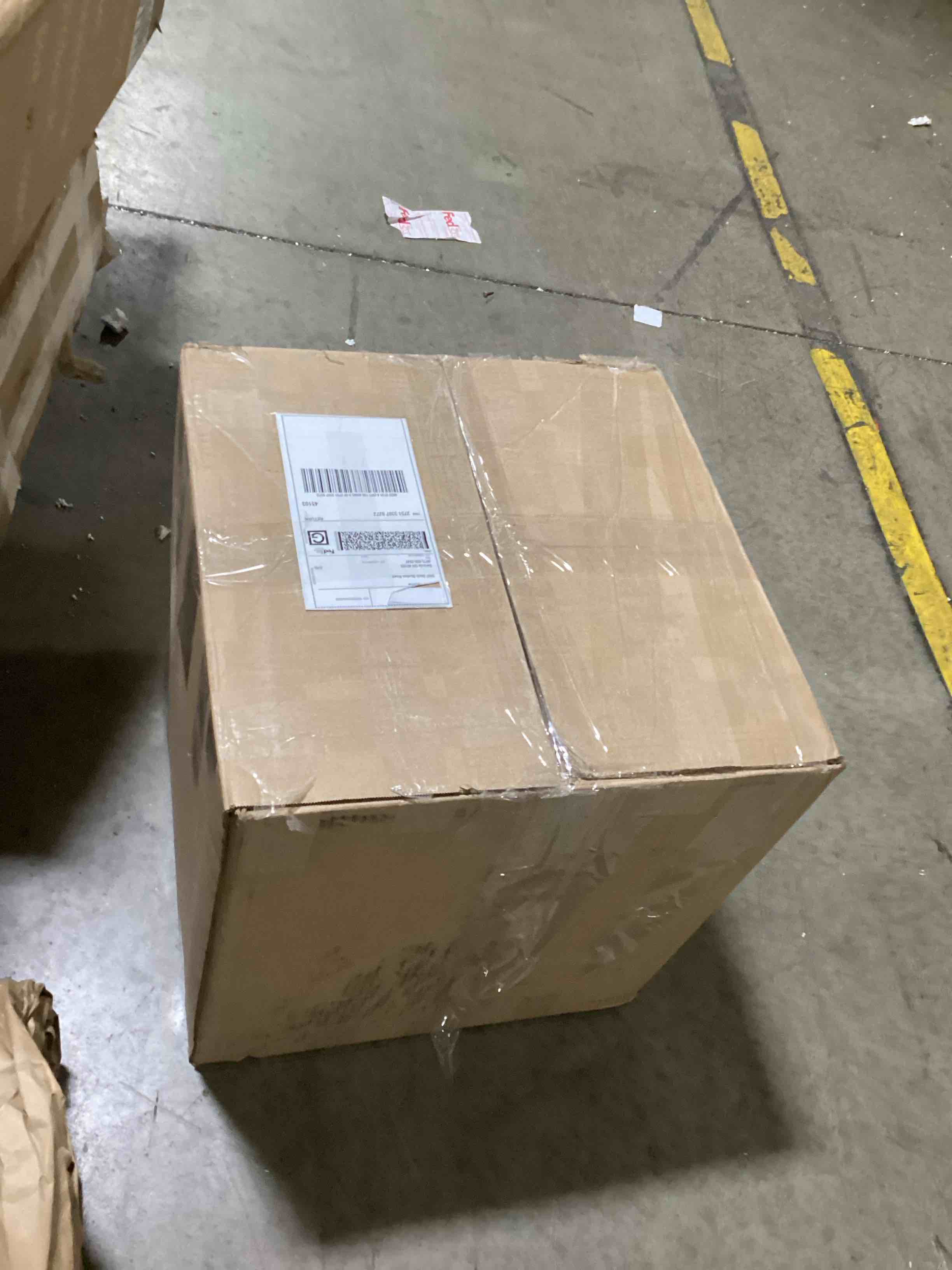 https://s3.amazonaws.com/lotting-images-prod/bidfta/YEL6588136_1718394589352.jpeg