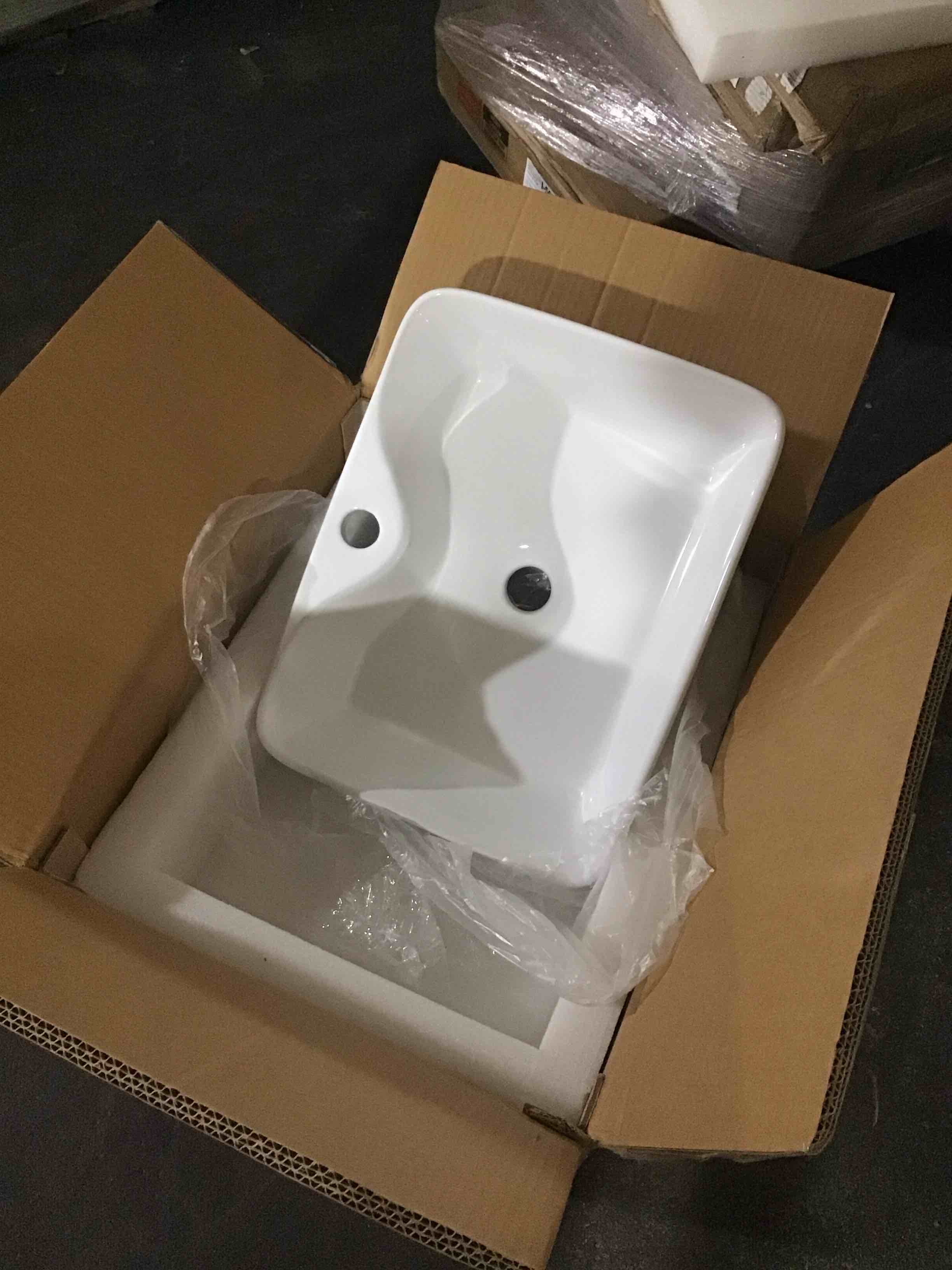 https://s3.amazonaws.com/lotting-images-prod/bidfta/YEL6589883_1725469786857.jpeg