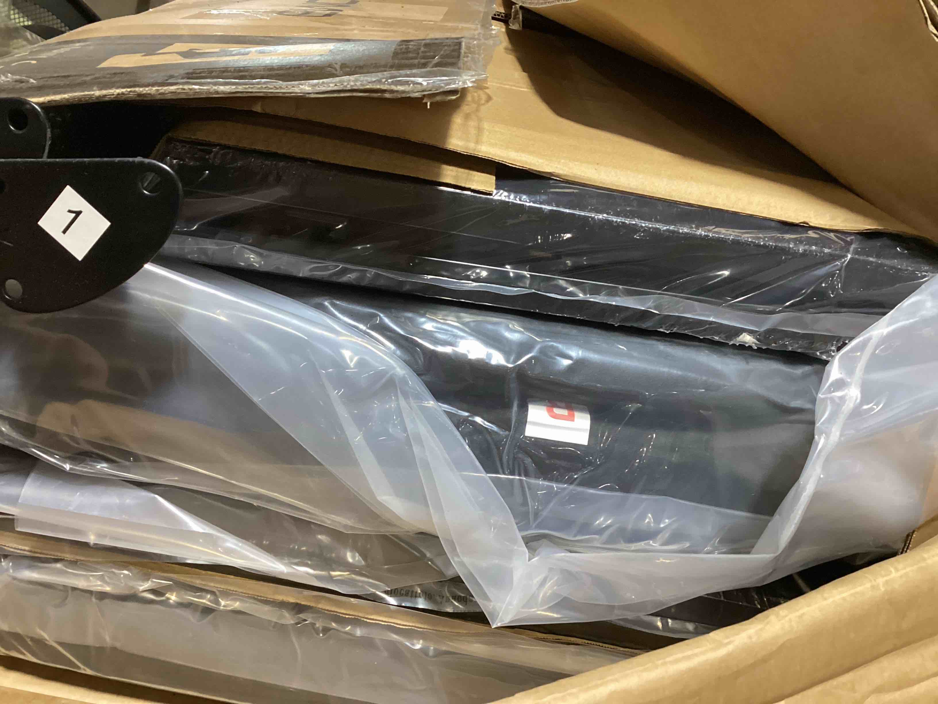 https://s3.amazonaws.com/lotting-images-prod/bidfta/YEL6590168_1717426185235.jpeg
