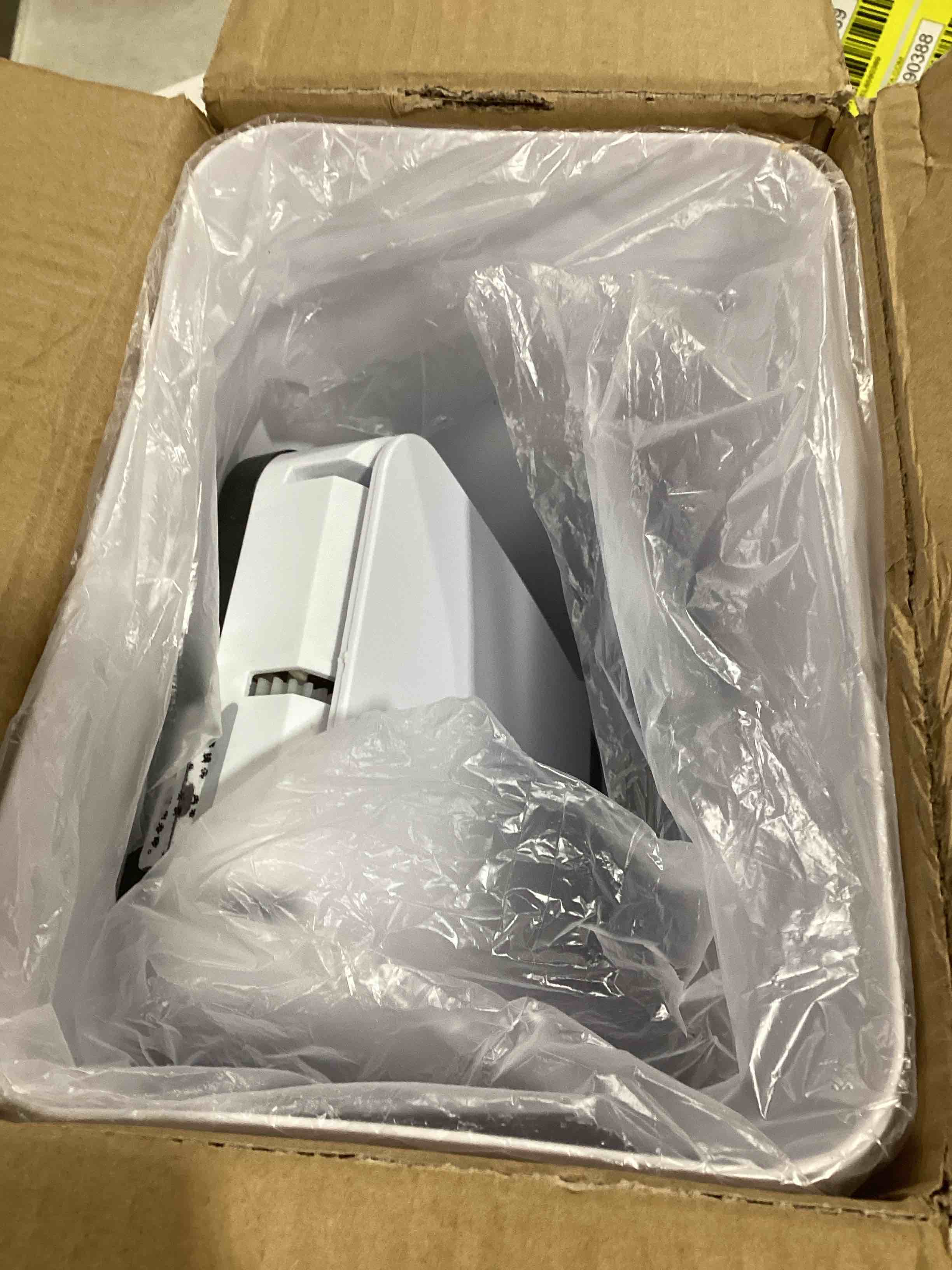 https://s3.amazonaws.com/lotting-images-prod/bidfta/YEL6590381_1717513691771.jpeg
