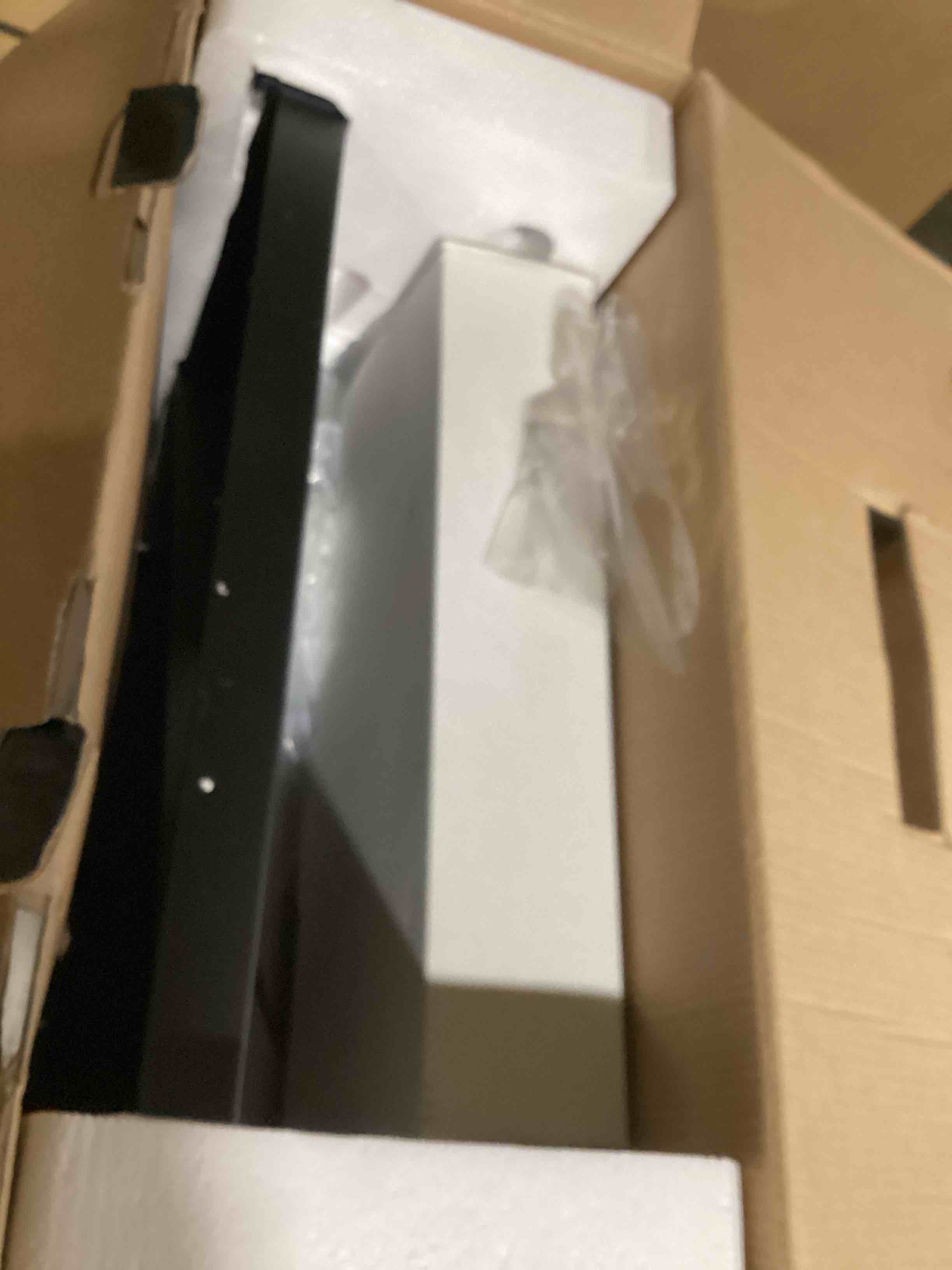 https://s3.amazonaws.com/lotting-images-prod/bidfta/YEL6591718_1717168391505.jpeg