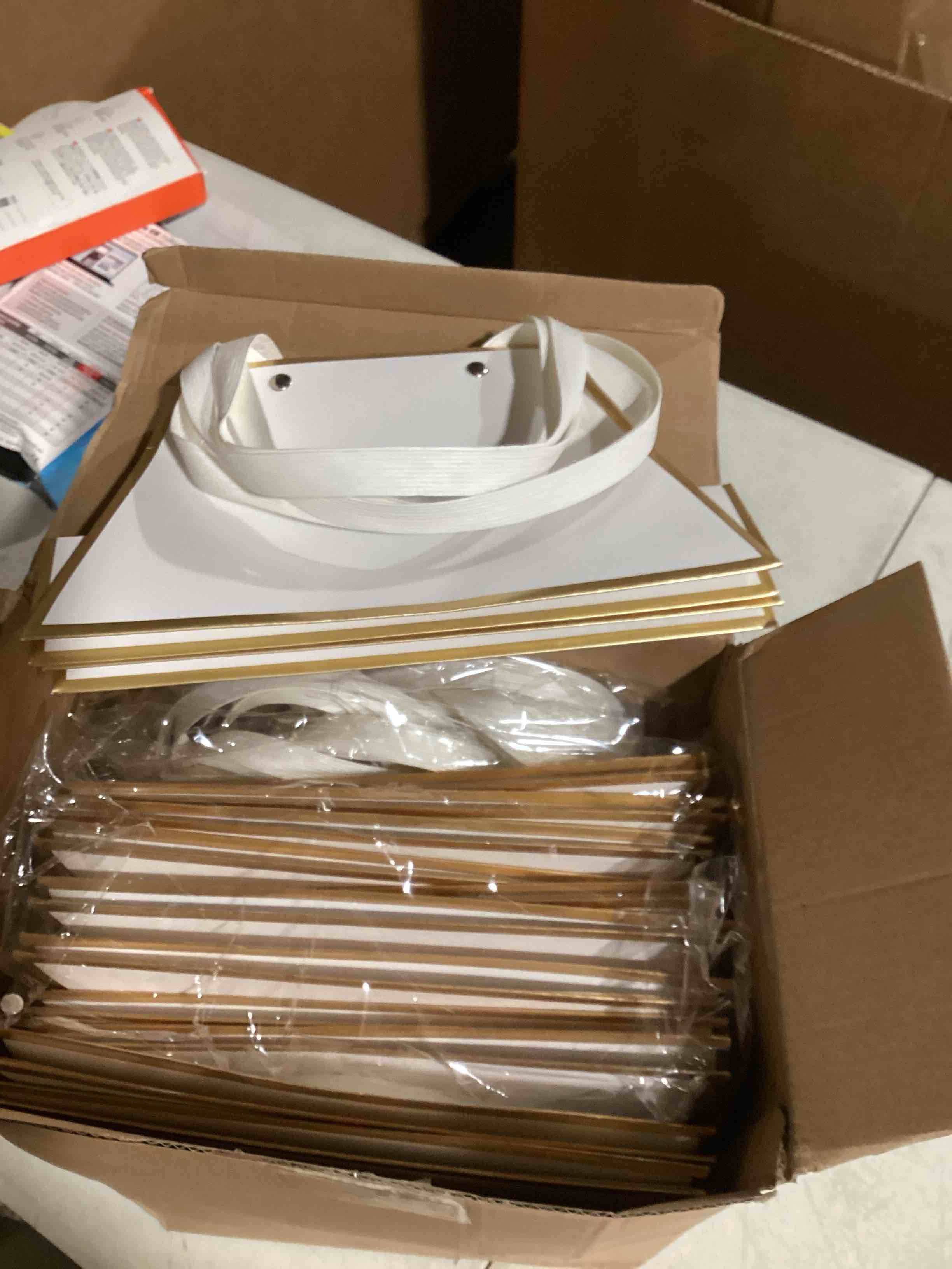 https://s3.amazonaws.com/lotting-images-prod/bidfta/YEL6591760_1717175107385.jpeg