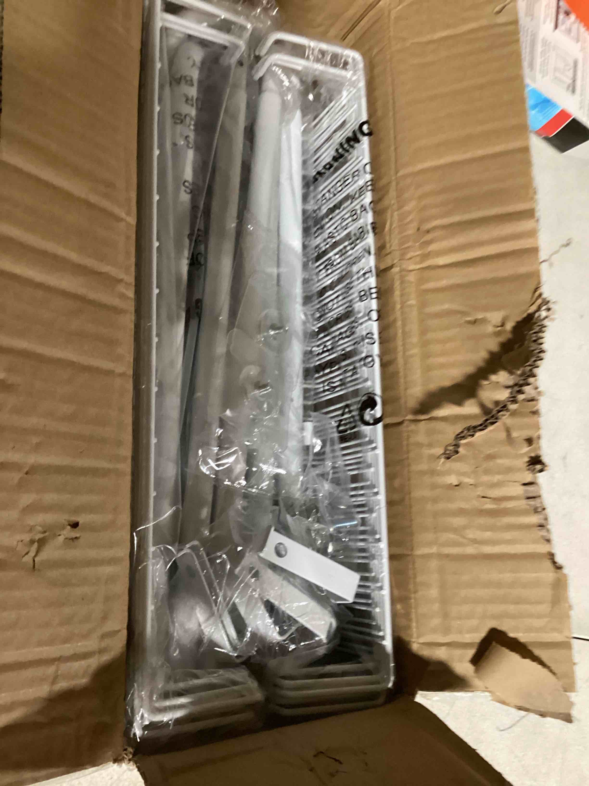 https://s3.amazonaws.com/lotting-images-prod/bidfta/YEL6591762_1717175183066.jpeg