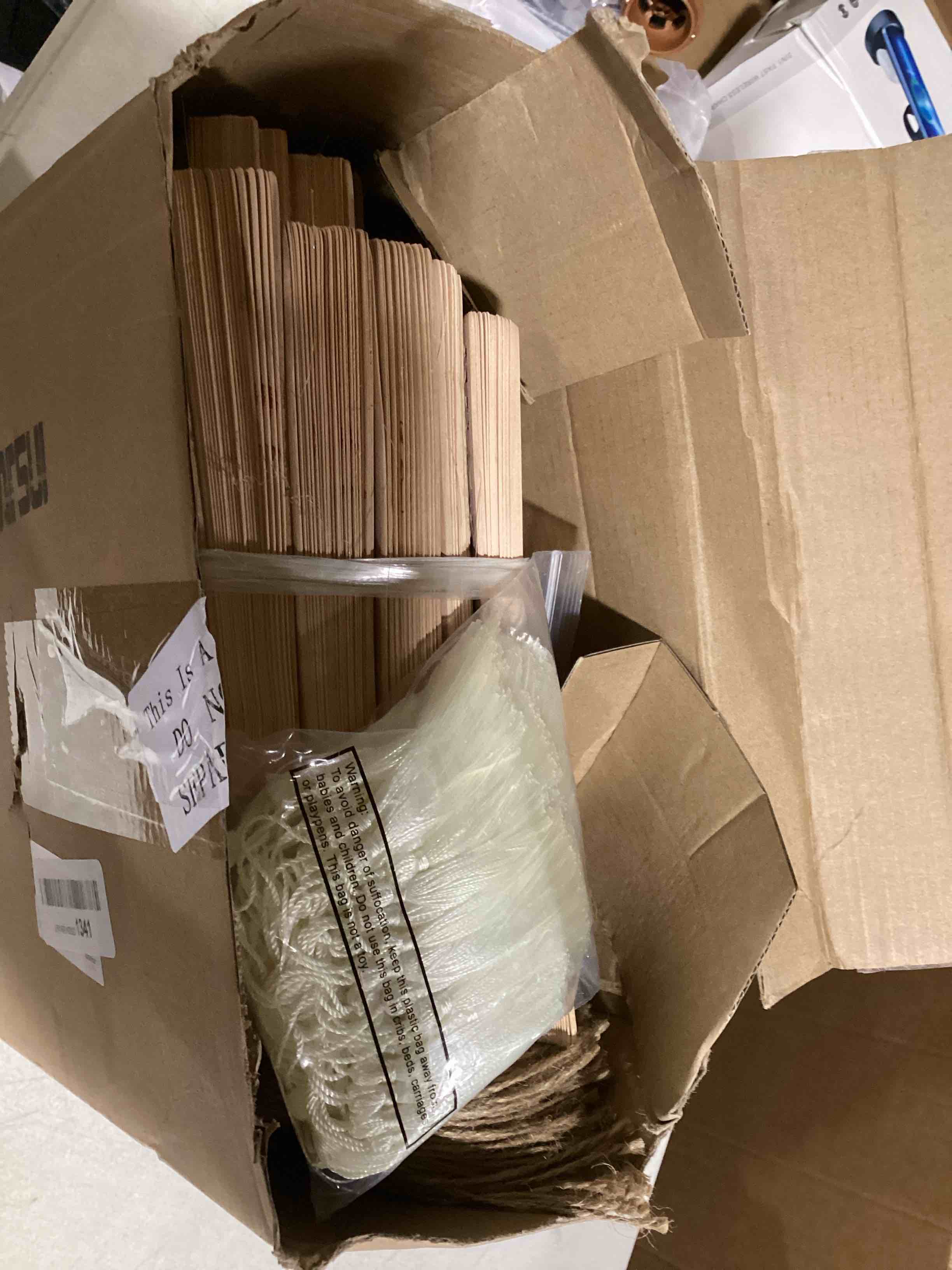 https://s3.amazonaws.com/lotting-images-prod/bidfta/YEL6591776_1717176666053.jpeg