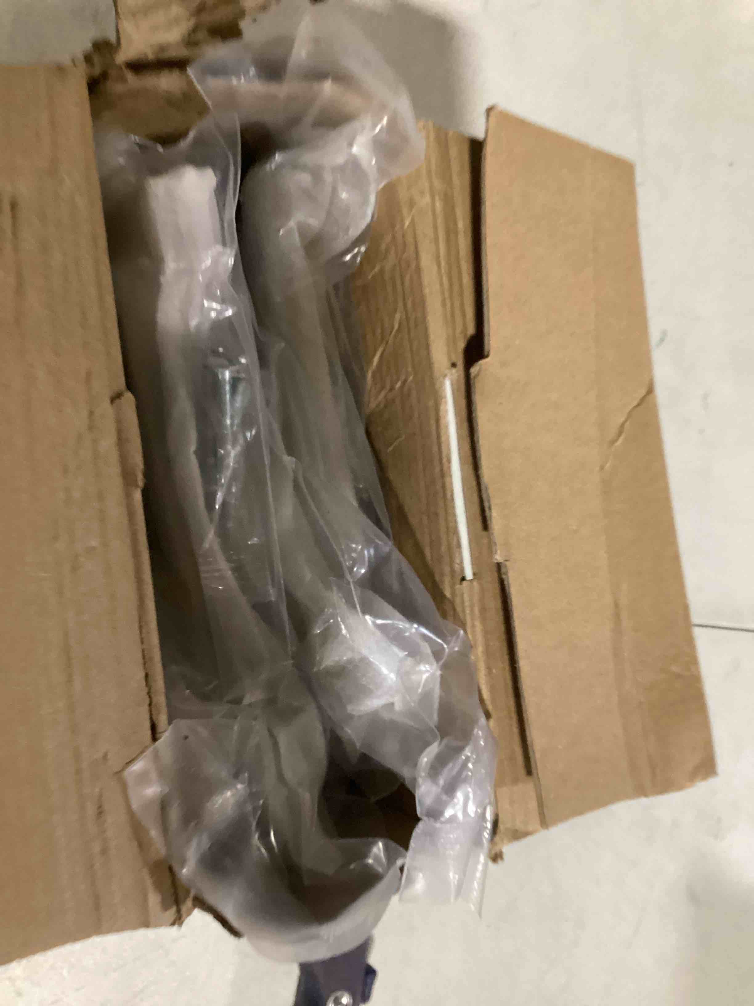 https://s3.amazonaws.com/lotting-images-prod/bidfta/YEL6591781_1717177024105.jpeg