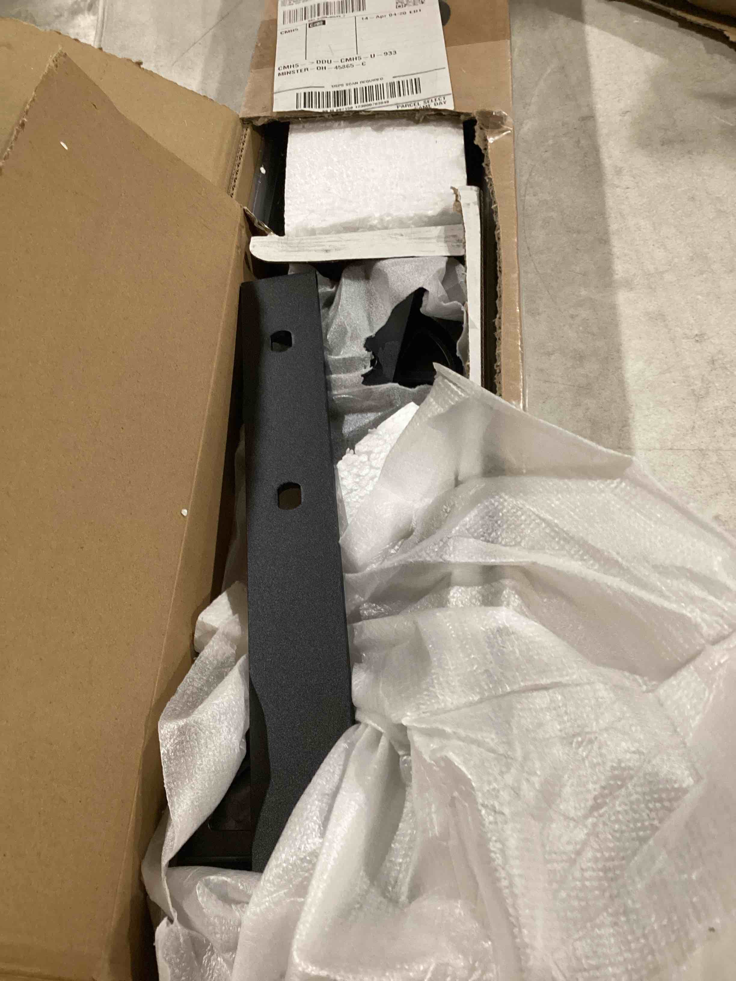 https://s3.amazonaws.com/lotting-images-prod/bidfta/YEL6592241_1717439924300.jpeg