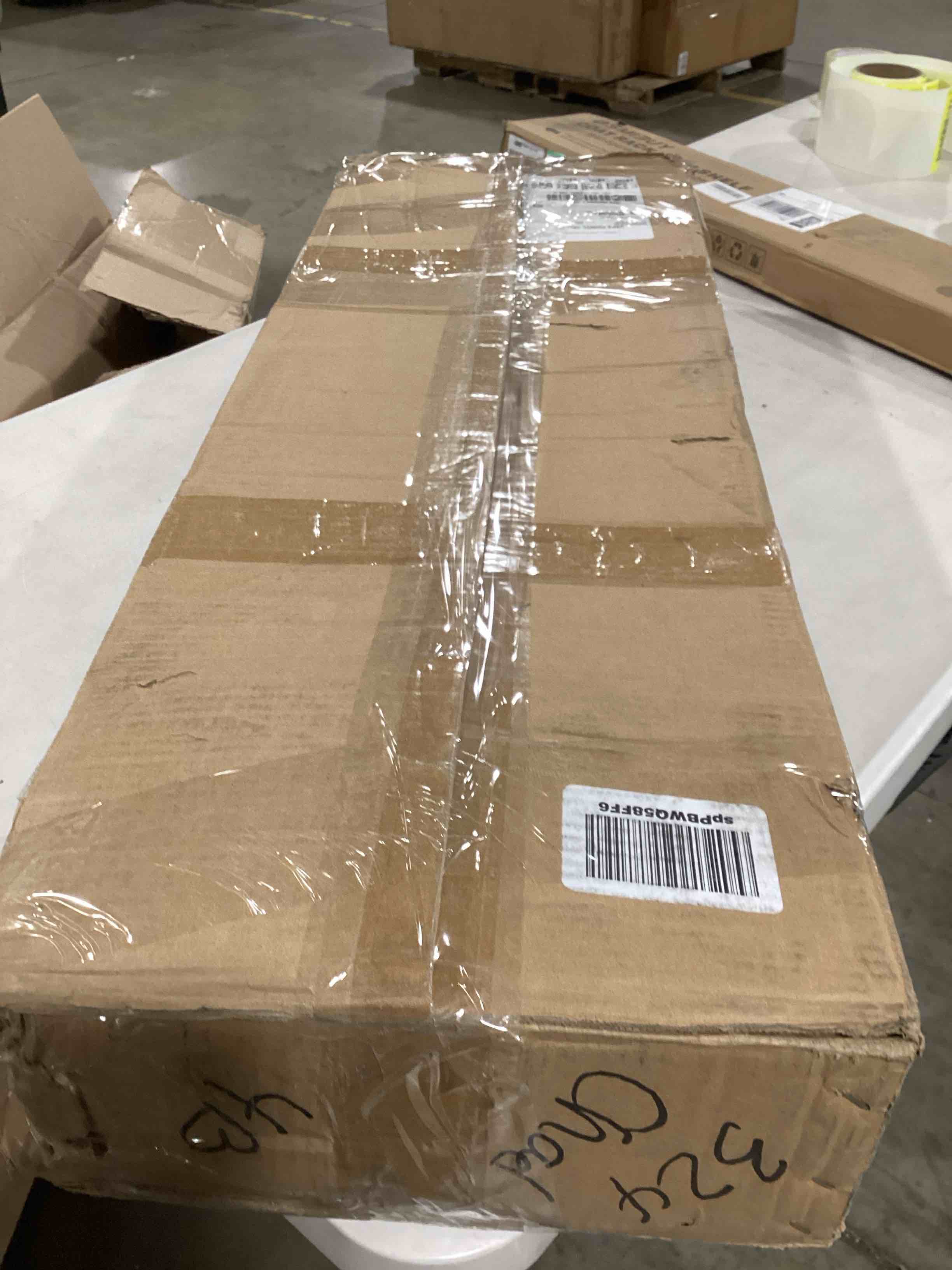https://s3.amazonaws.com/lotting-images-prod/bidfta/YEL6592882_1718030645463.jpeg