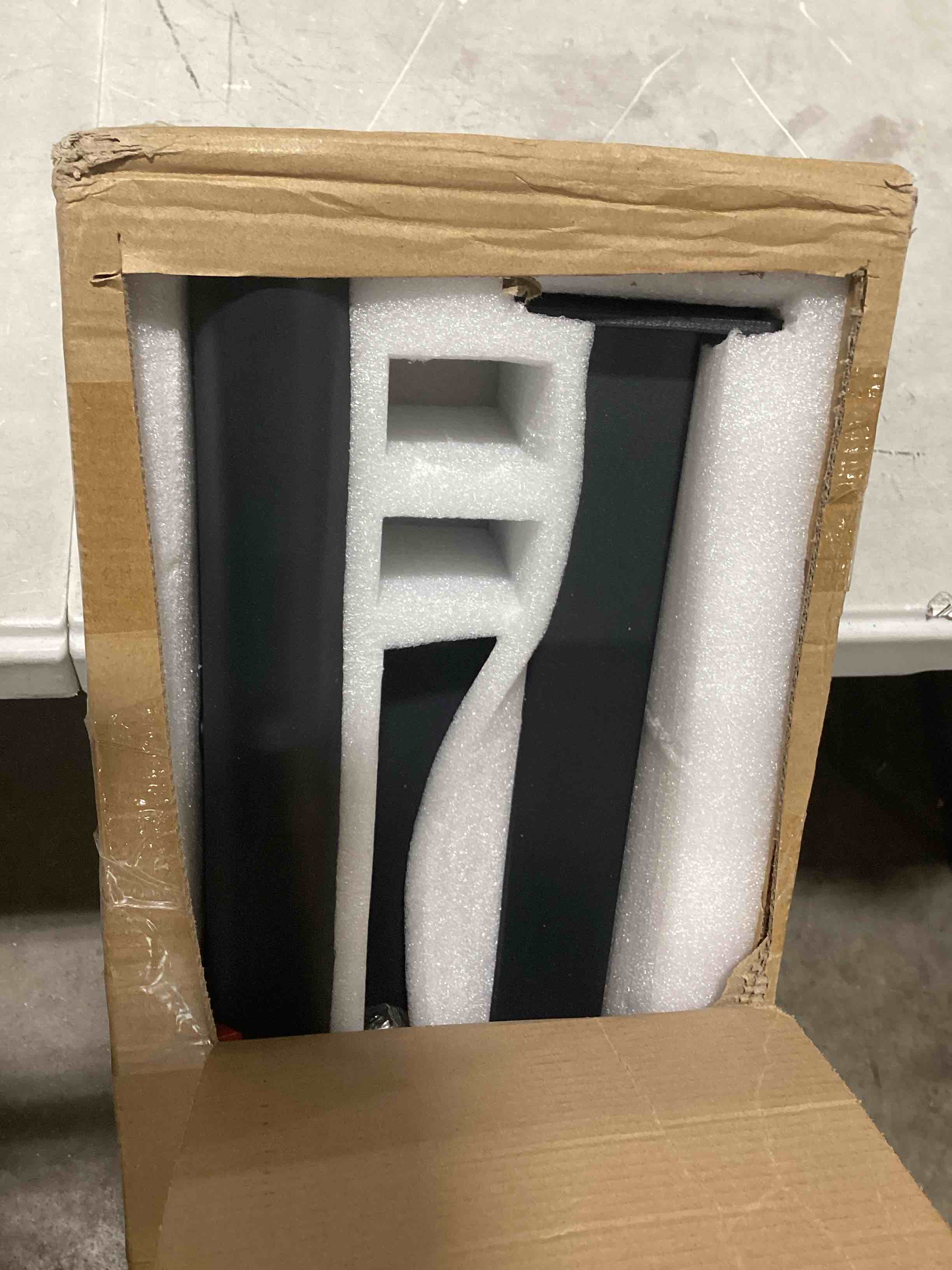 https://s3.amazonaws.com/lotting-images-prod/bidfta/YEL6594124_1718308875189.jpeg