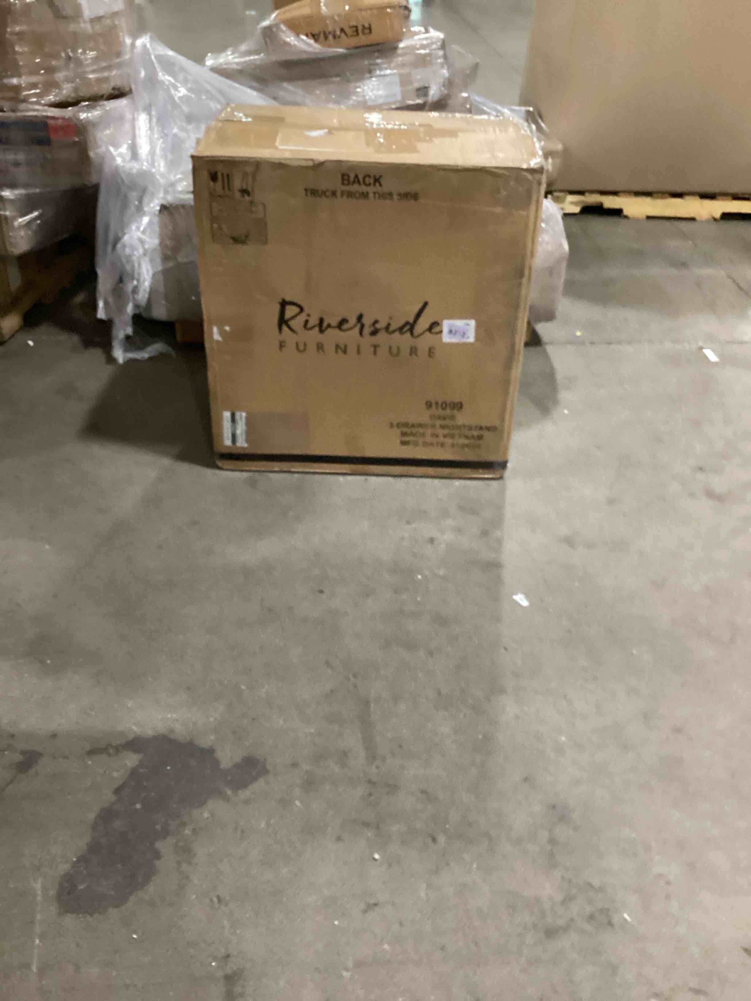 https://s3.amazonaws.com/lotting-images-prod/bidfta/YEL6595538_1719864922990.jpeg