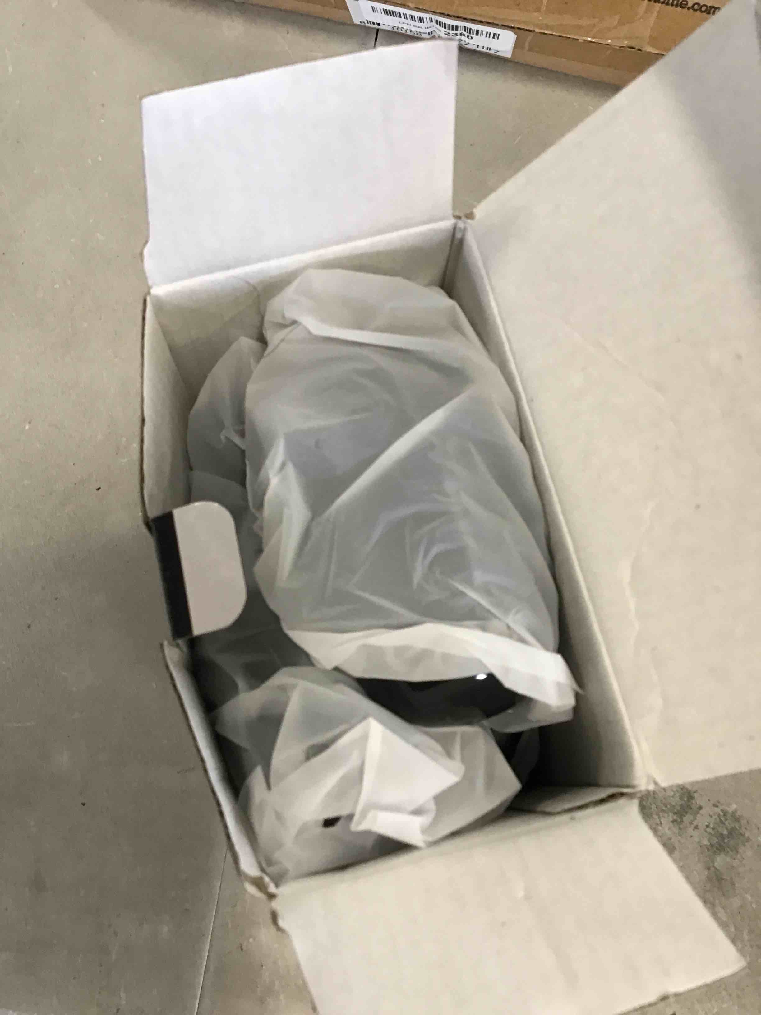 https://s3.amazonaws.com/lotting-images-prod/bidfta/YEL6597010_1716315924244.jpeg