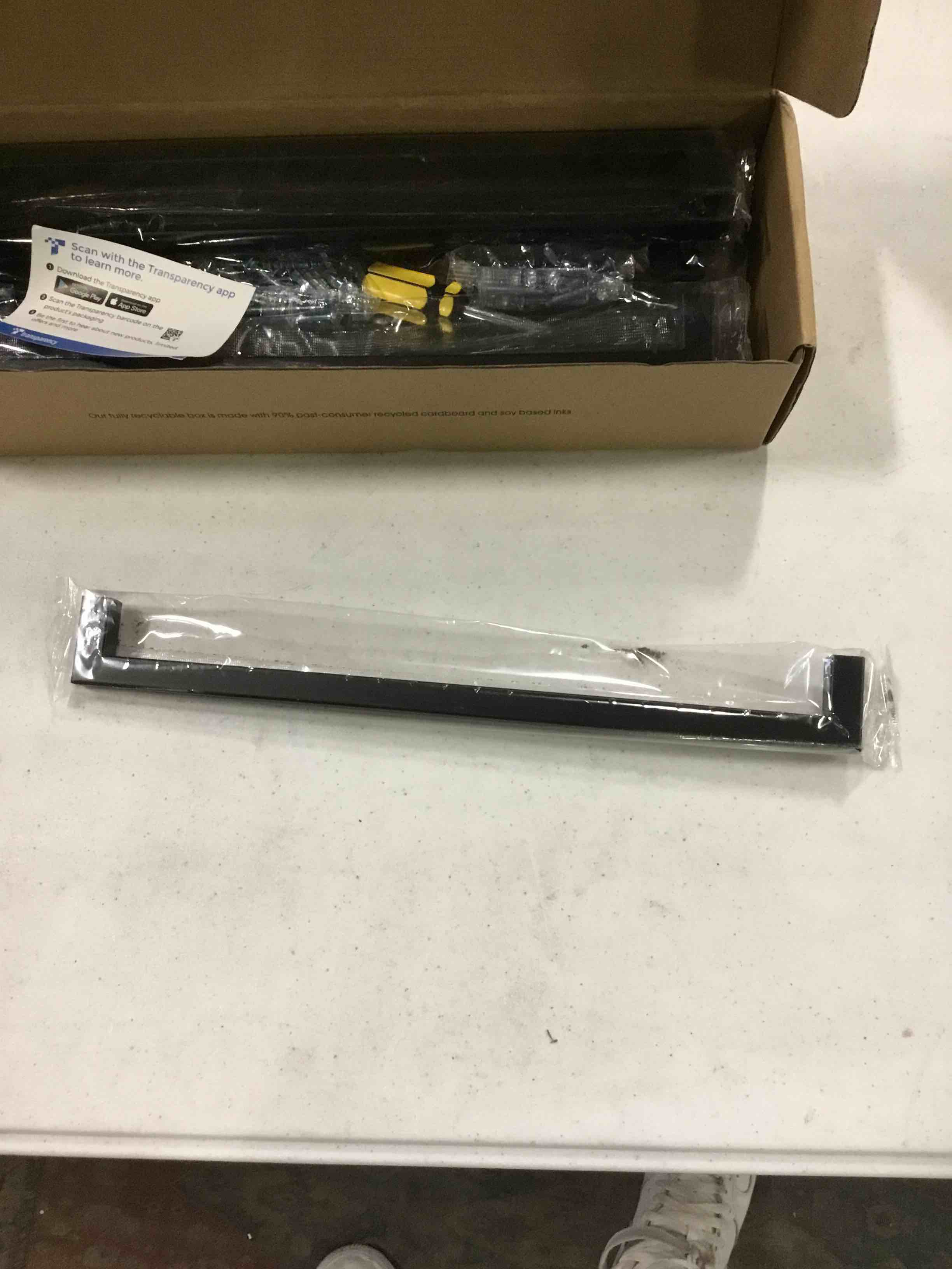 https://s3.amazonaws.com/lotting-images-prod/bidfta/YEL6597747_1716384085438.jpeg