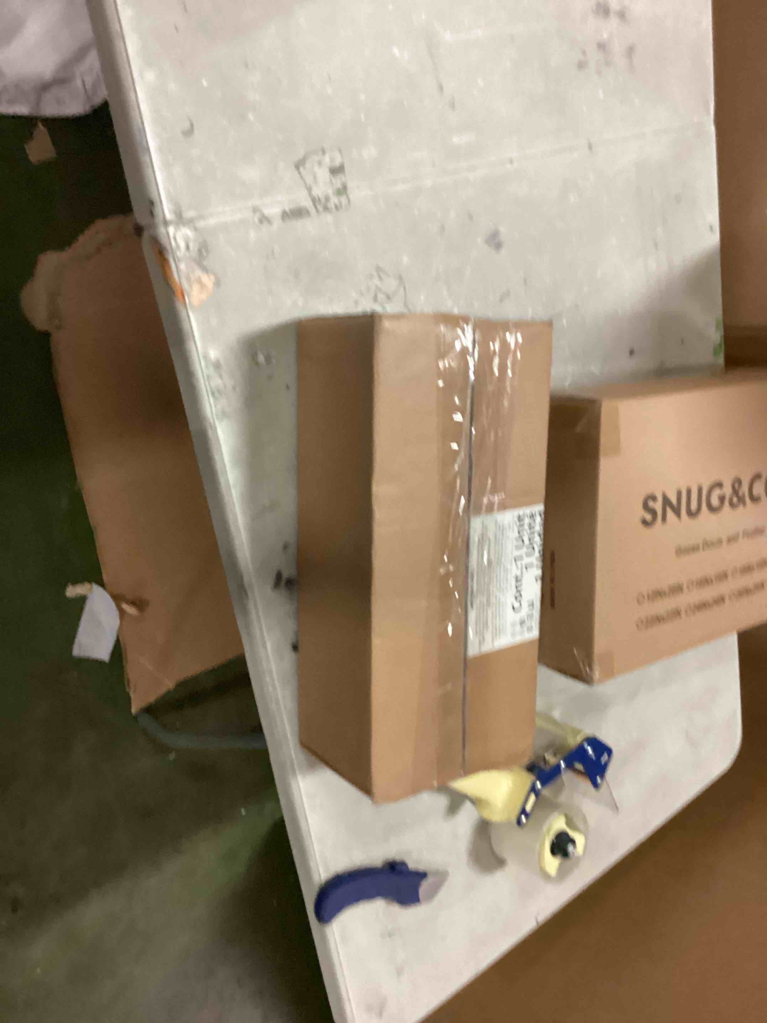 https://s3.amazonaws.com/lotting-images-prod/bidfta/YEL6598131_1716485676127.jpeg