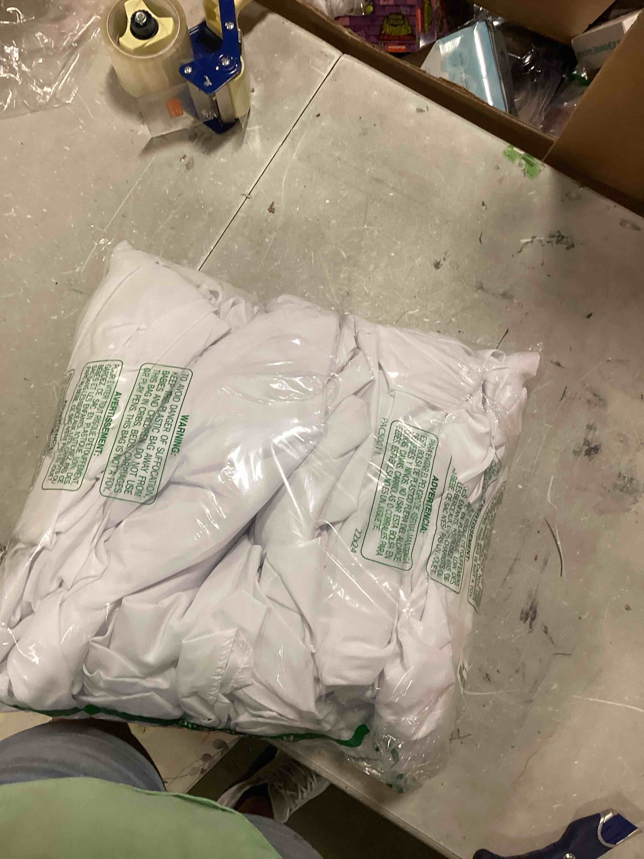 https://s3.amazonaws.com/lotting-images-prod/bidfta/YEL6598301_1716556910828.jpeg