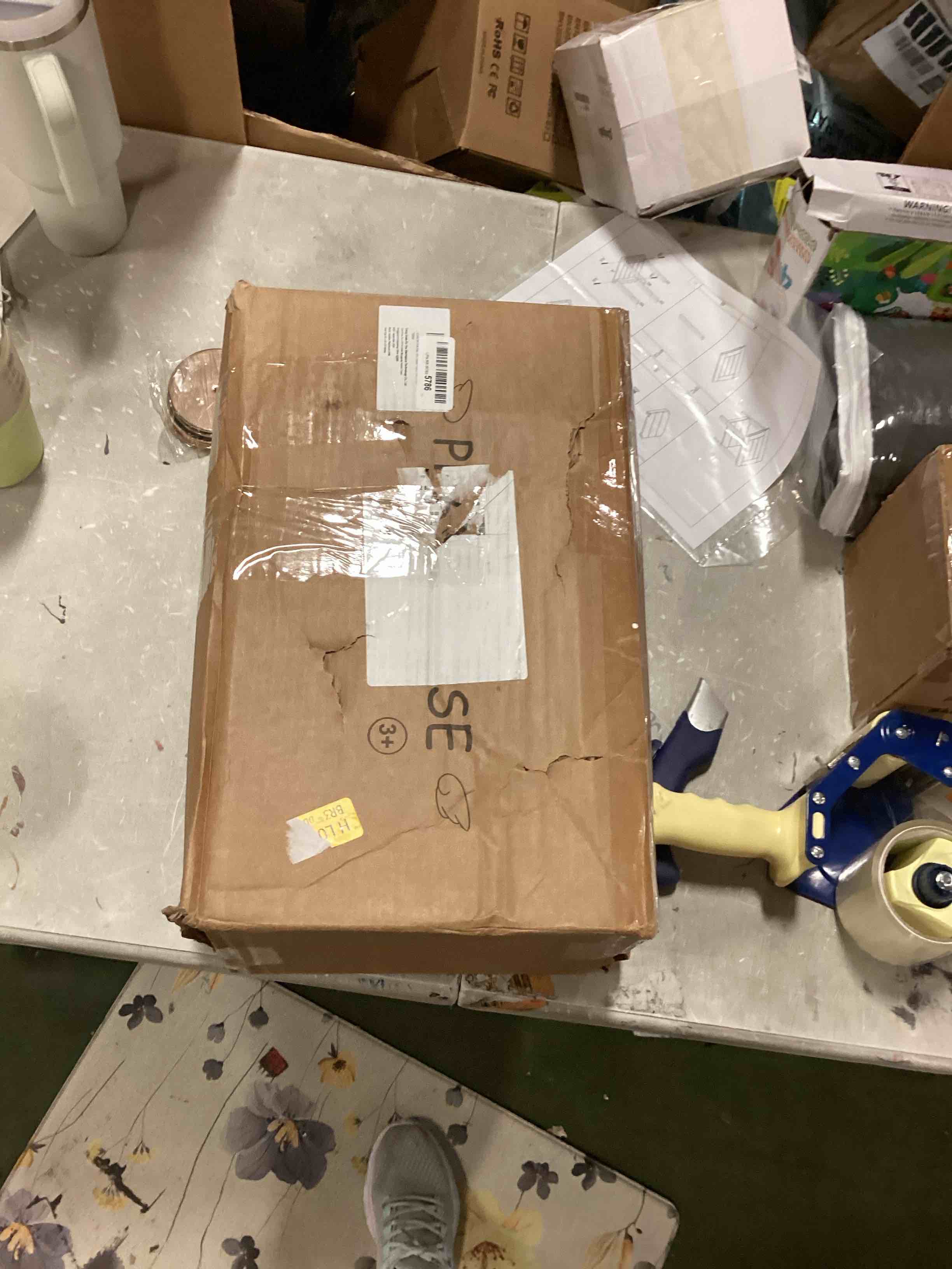 https://s3.amazonaws.com/lotting-images-prod/bidfta/YEL6598336_1716561461095.jpeg