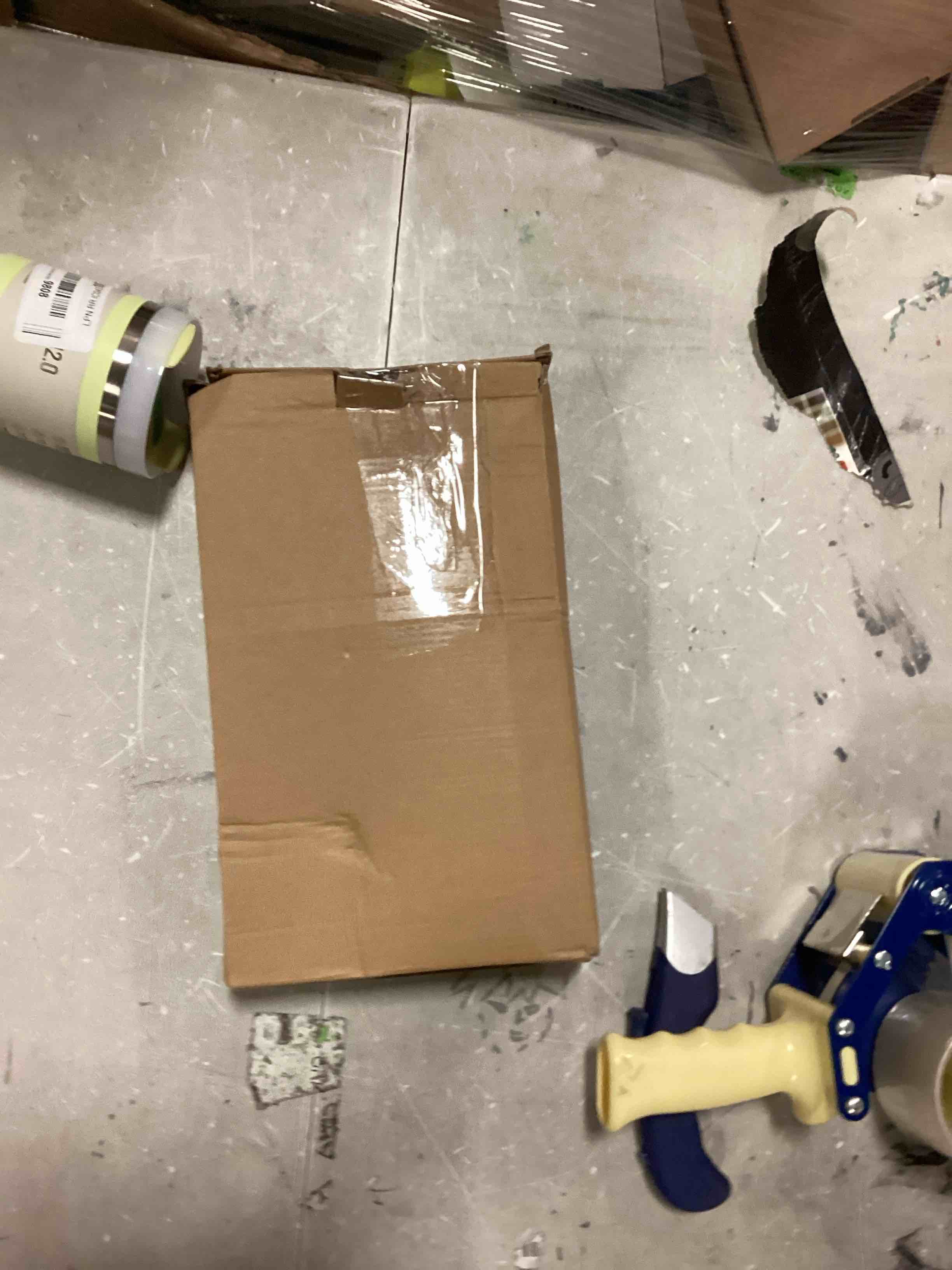 https://s3.amazonaws.com/lotting-images-prod/bidfta/YEL6598358_1716563018622.jpeg