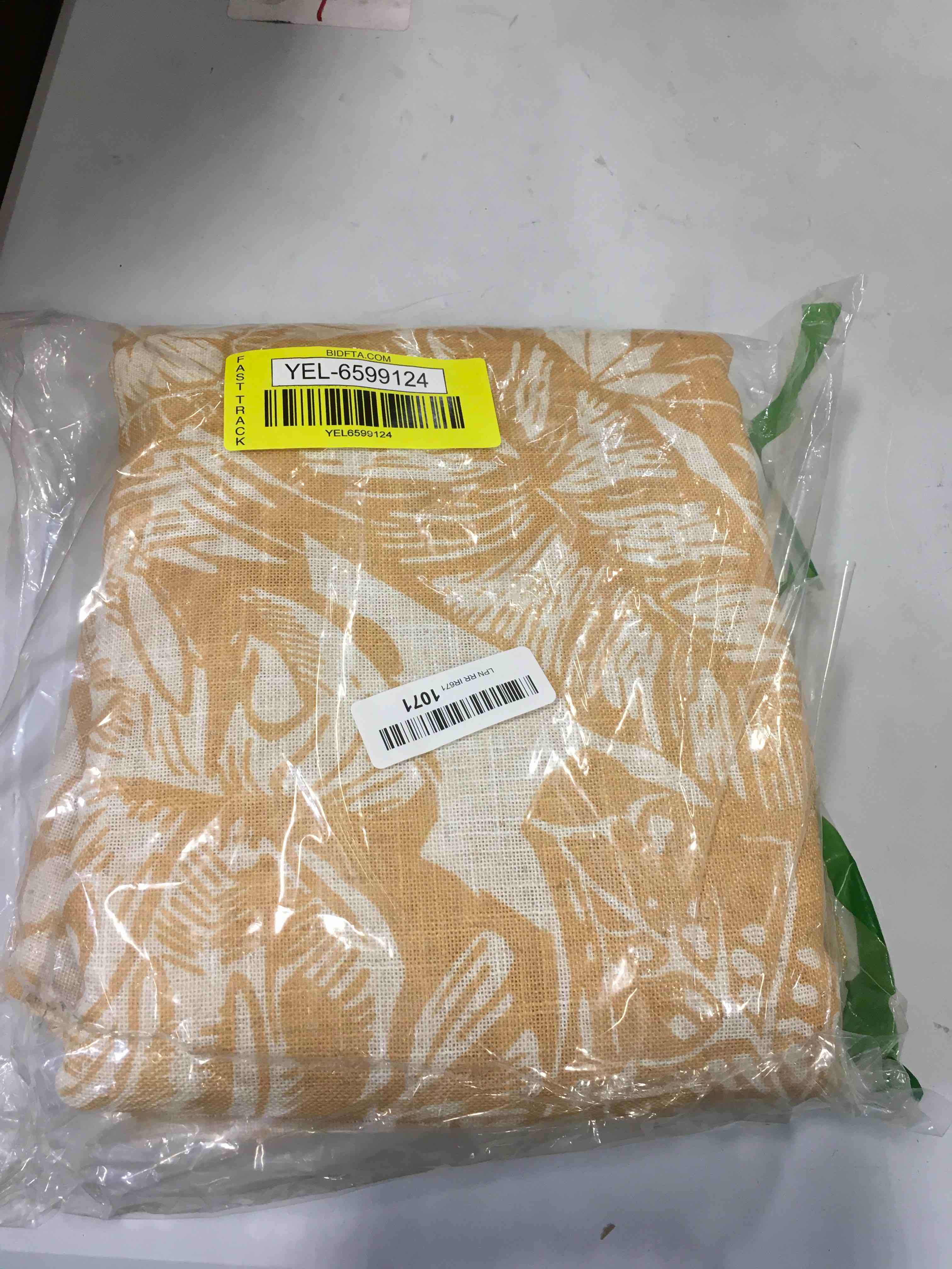 https://s3.amazonaws.com/lotting-images-prod/bidfta/YEL6599124_1716218122092.jpeg